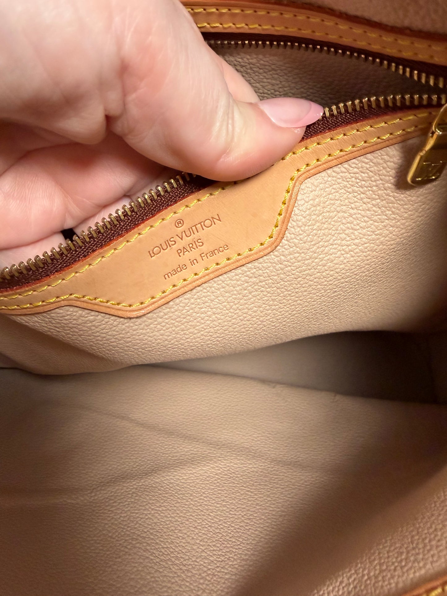 Louis Vuitton Bucket GM Tote Monogram