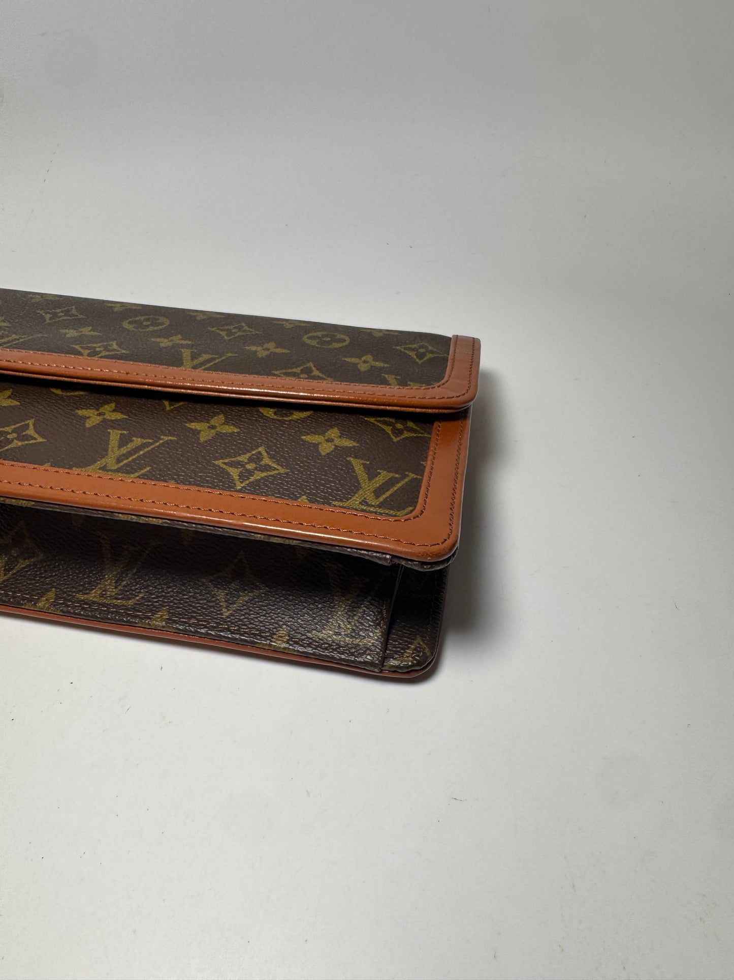 Louis Vuitton Pochette Dame Clutch GM Monogram