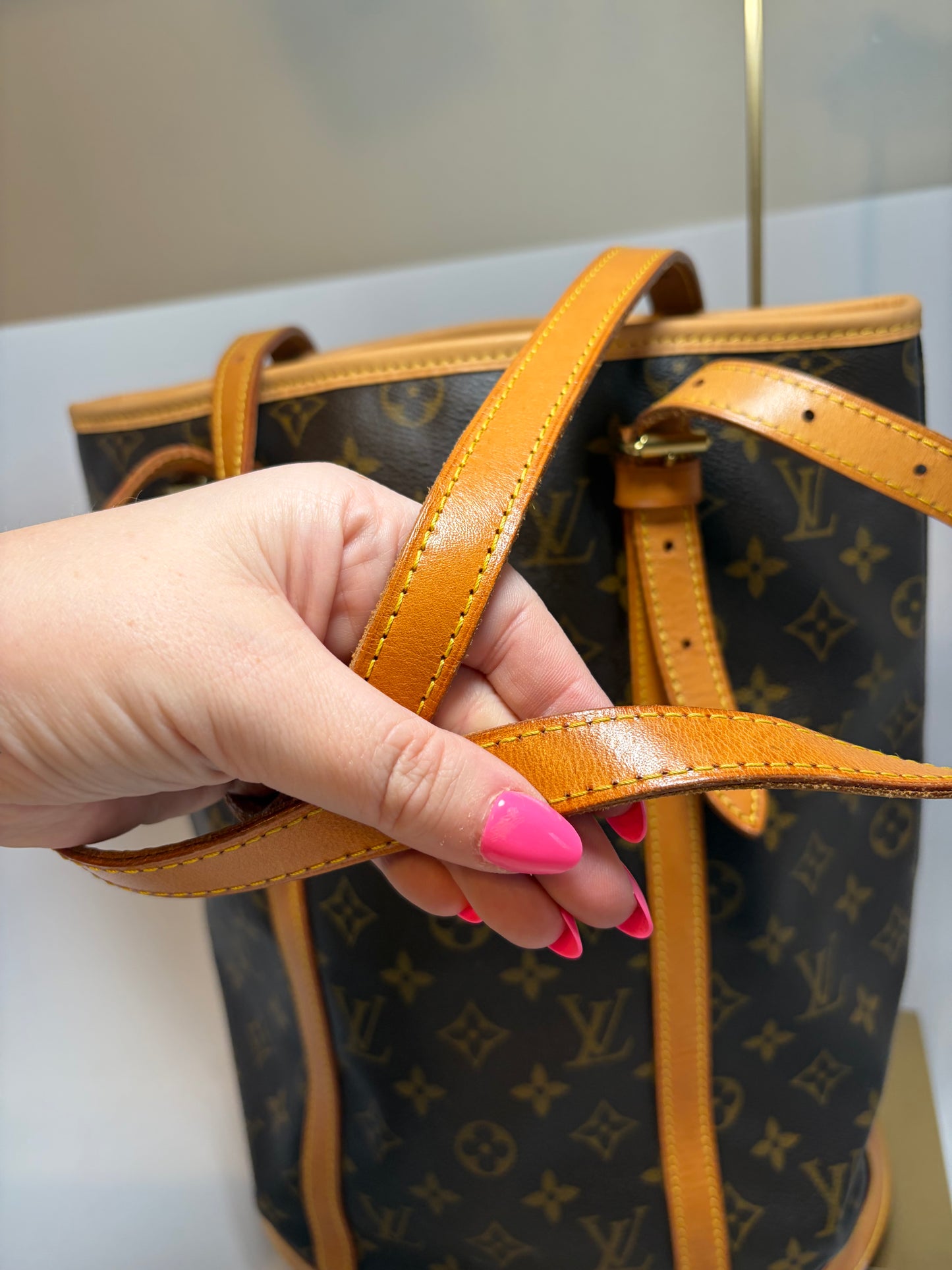 Louis Vuitton Bucket GM Monogram Tote