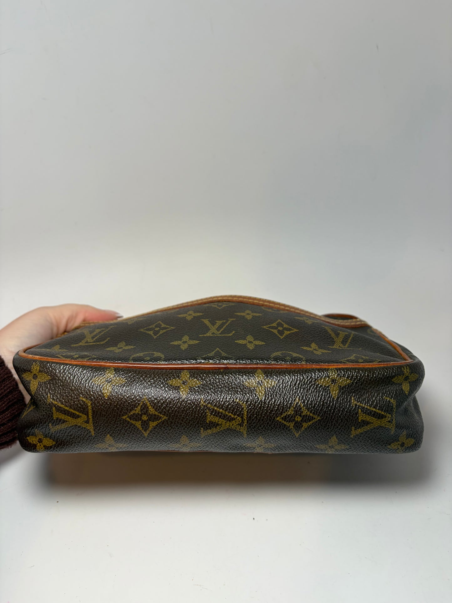 Louis Vuitton Compeigne 23 monogram toiletry bag