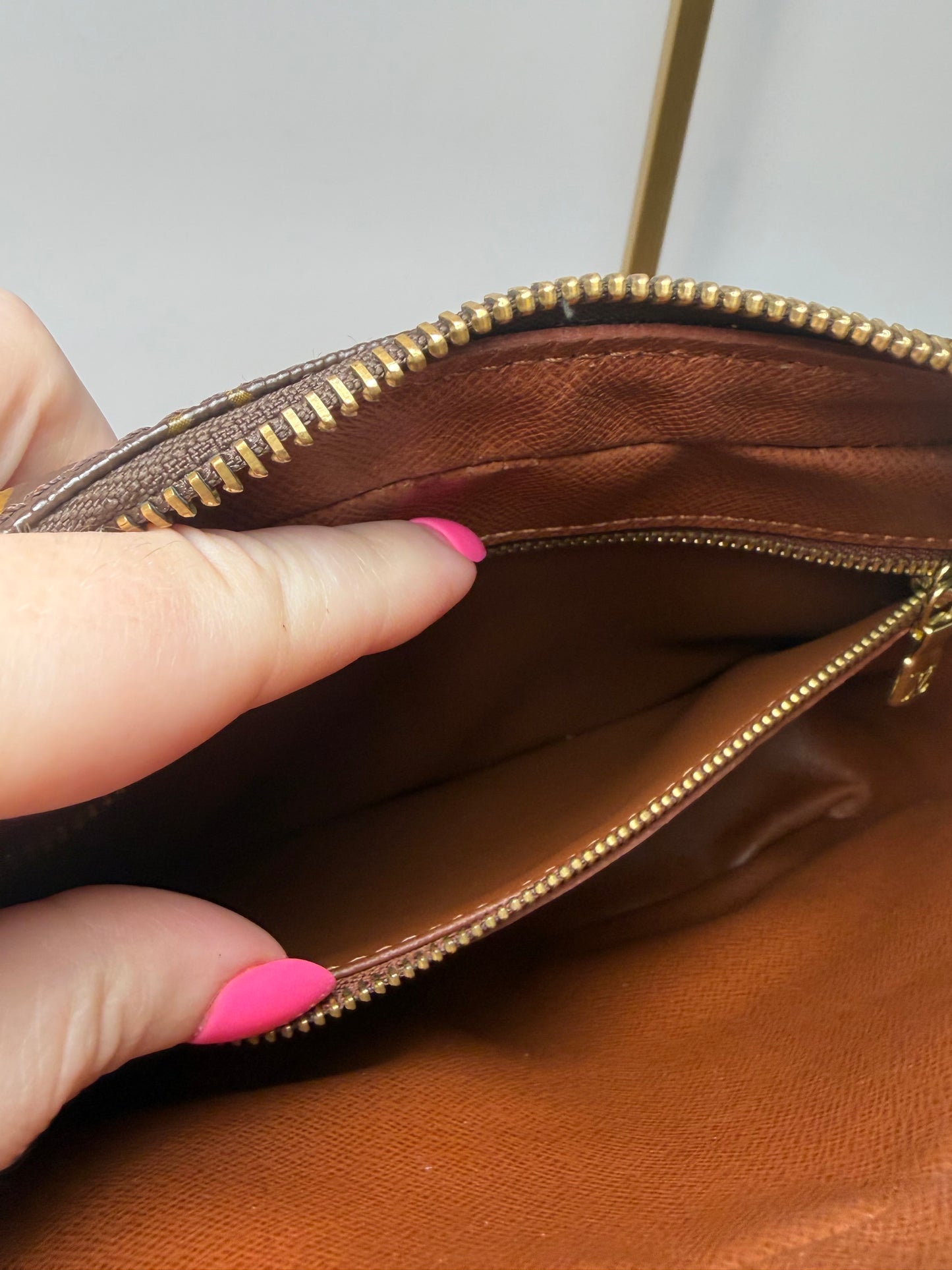 Louis Vuitton Trocadero 27 Monogram Crossbody