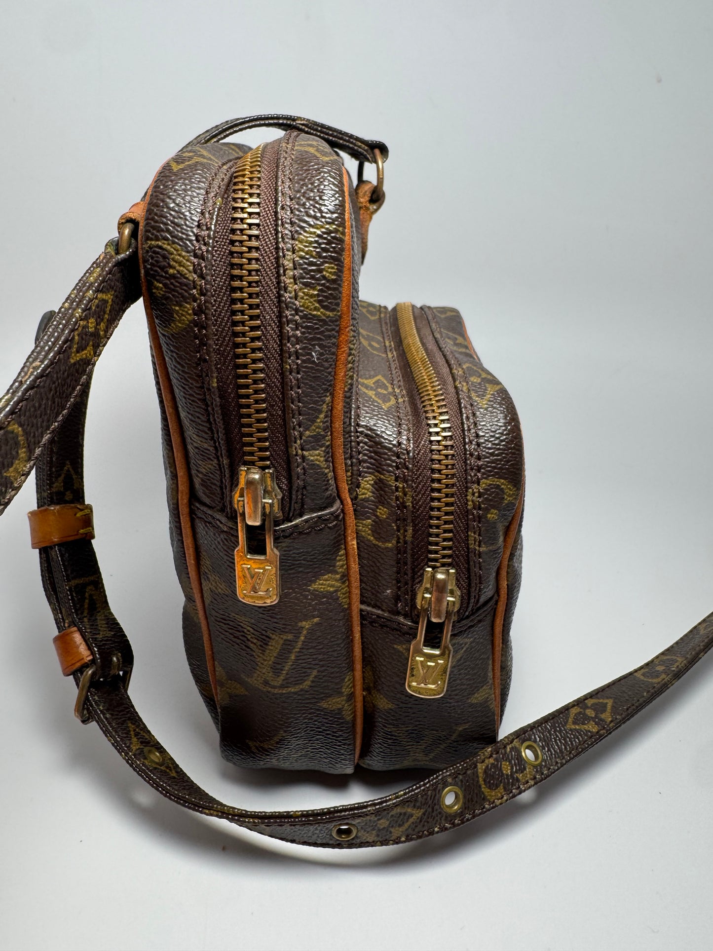 Louis Vuitton Mini Amazon Monogram Crossbody – 1987