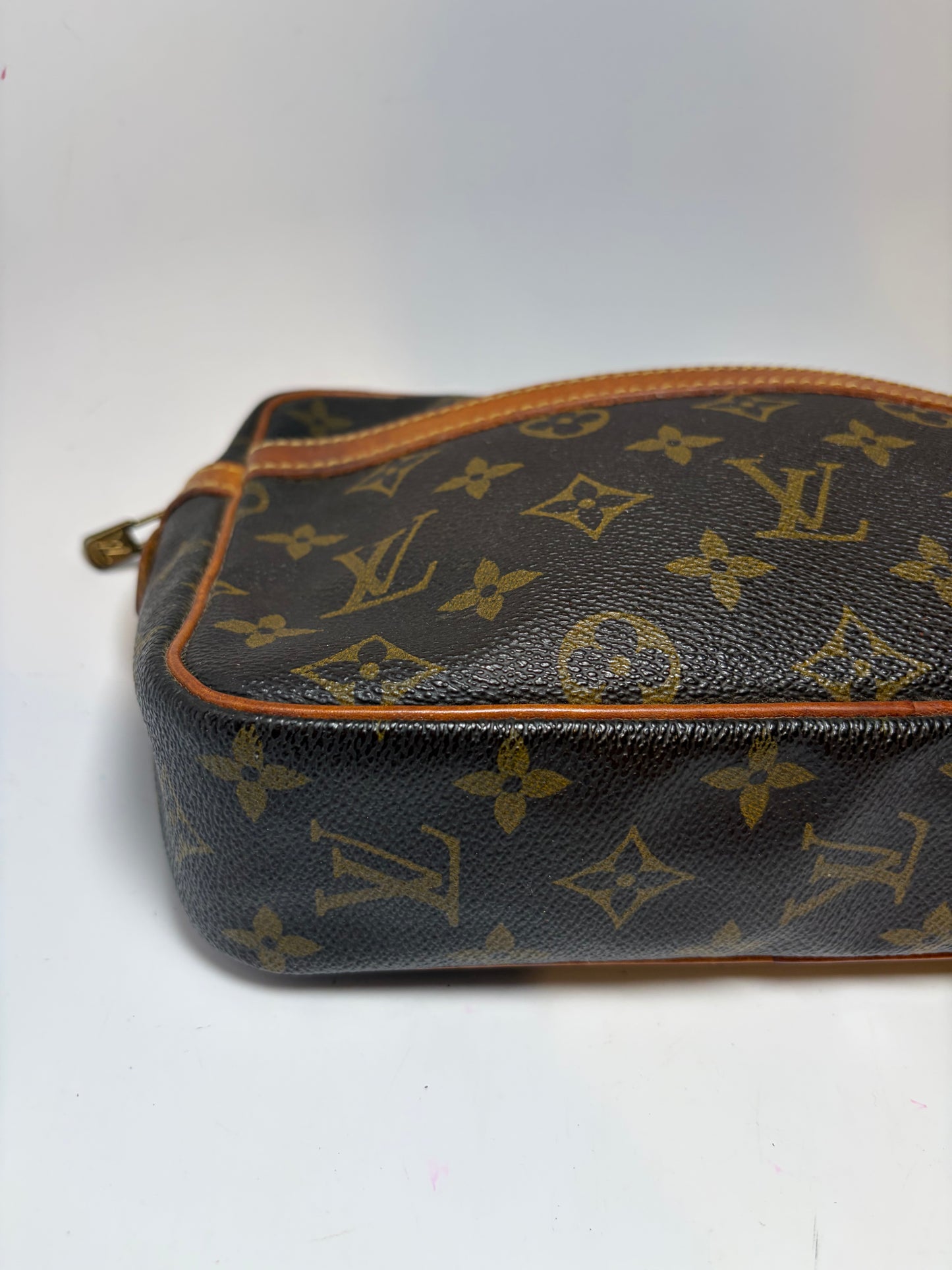 Louis Vuitton Compeigne 23 Monogram Clutch/Toiletry Bag Cosmetic Bag