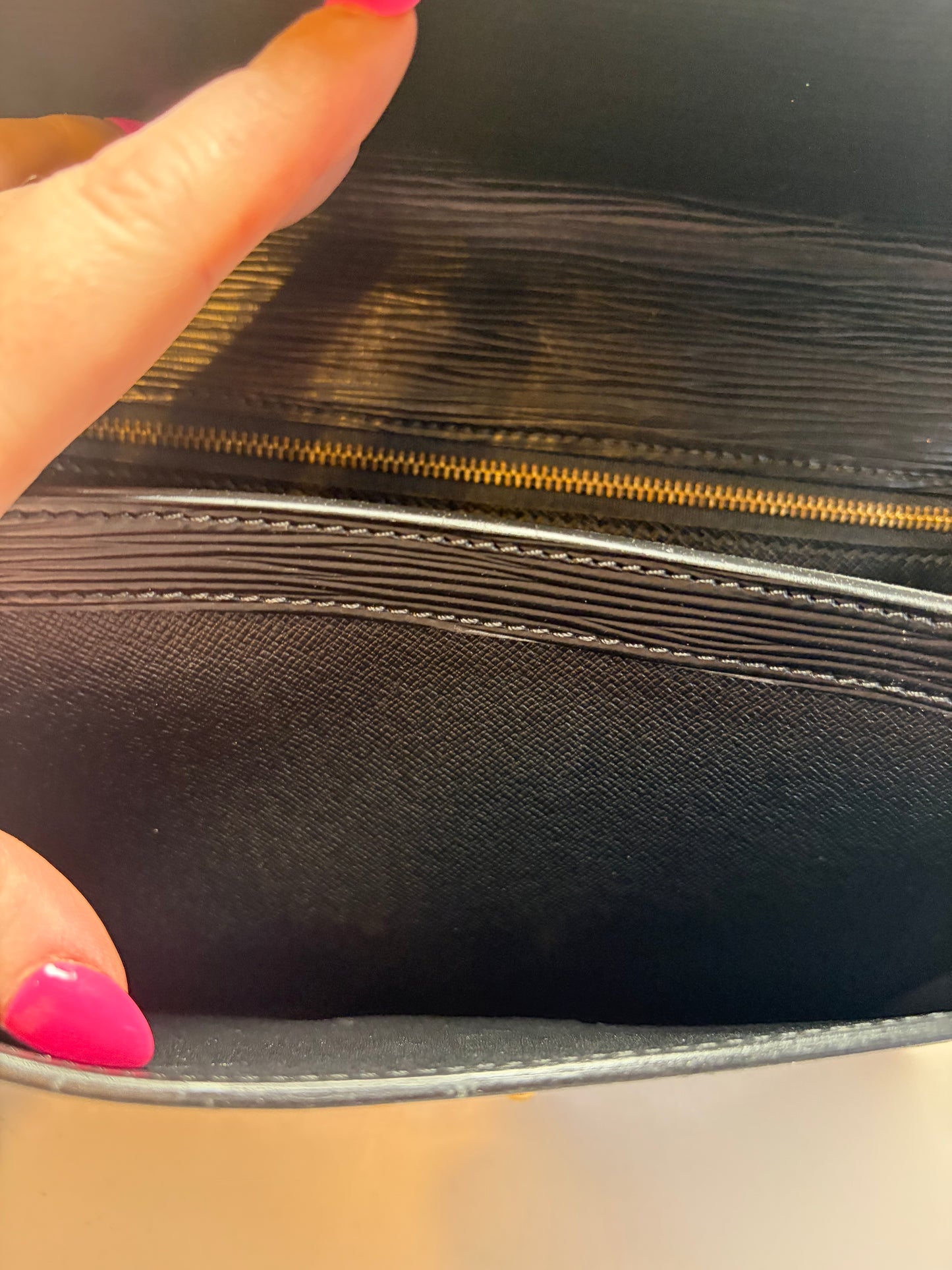 Louis Vuitton Pochette Sellier Draggone Clutch/Wristlet Black Epi Leather