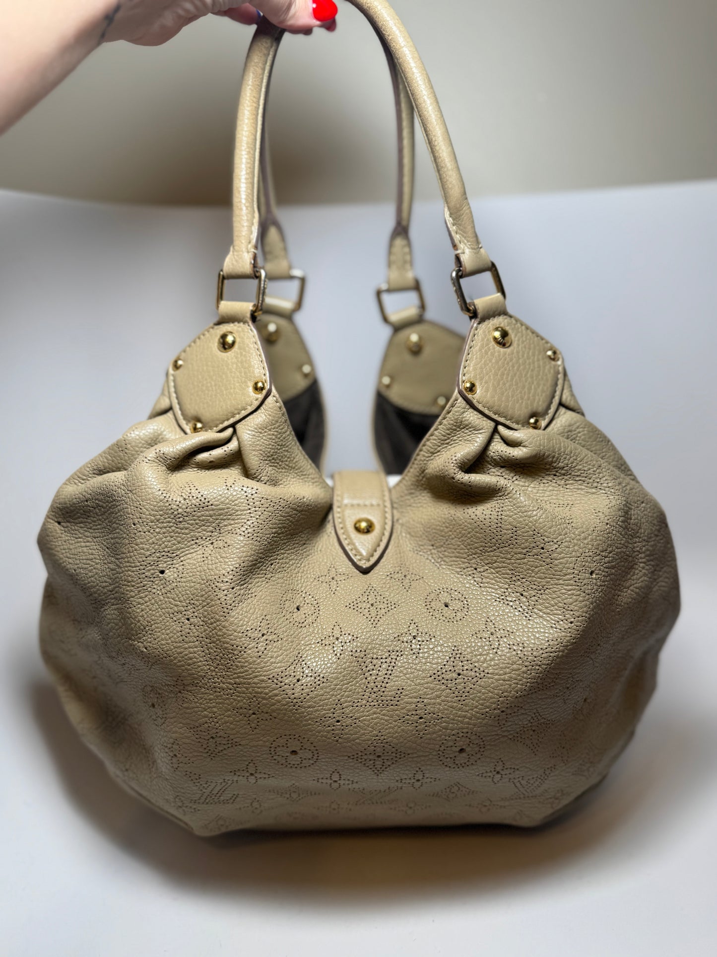 Louis Vuitton Mahina Hobo L Biscuit Perforated Monogram Leather Shoulder Bag w/COA