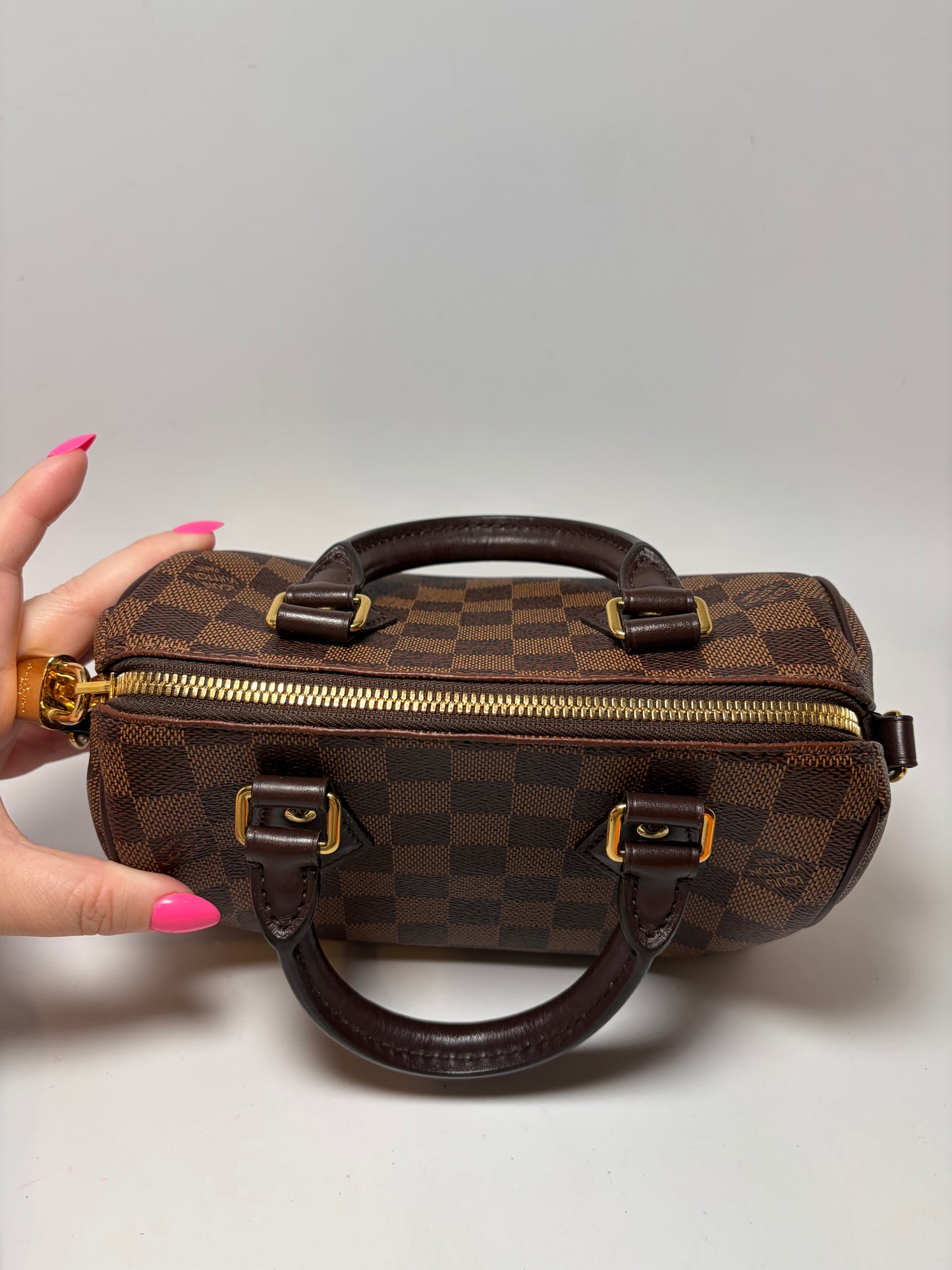 Louis Vuitton Speedy 20 Bandouliere Damier Ebene w/COA, dust bag & box