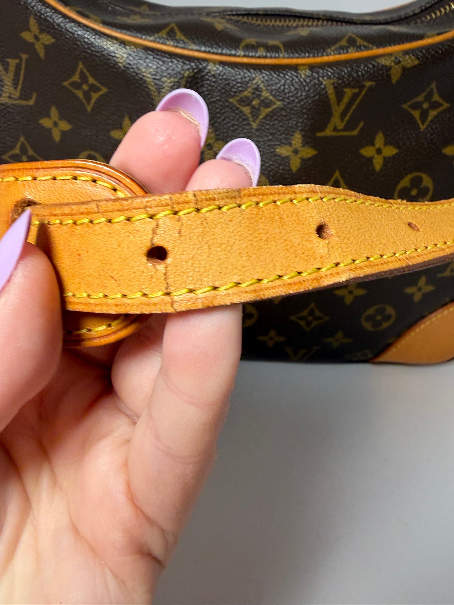 Louis Vuitton Boulogne 30 Monogram Shoulder Bag