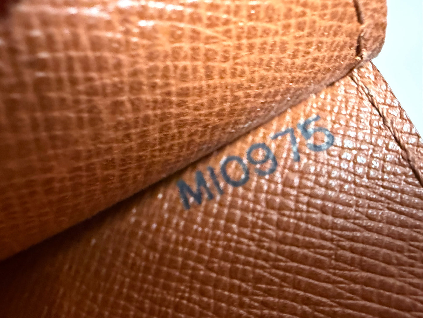 Louis Vuitton Pochette Sellier Draggone Clutch/Wristlet Kenyan Fawn Brown Epi Leather