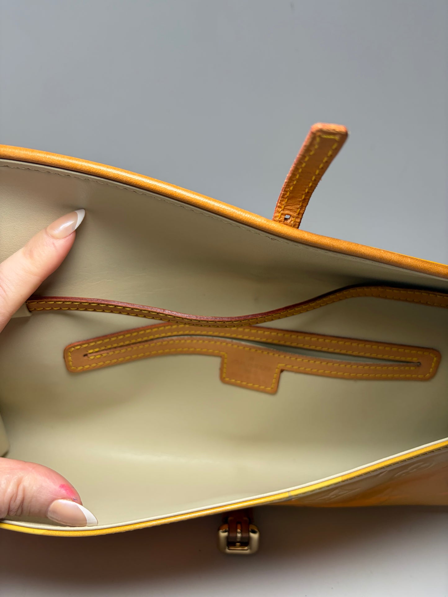 Louis Vuitton Monogram Vernis Fleurs Pochette Vintage Crossbody