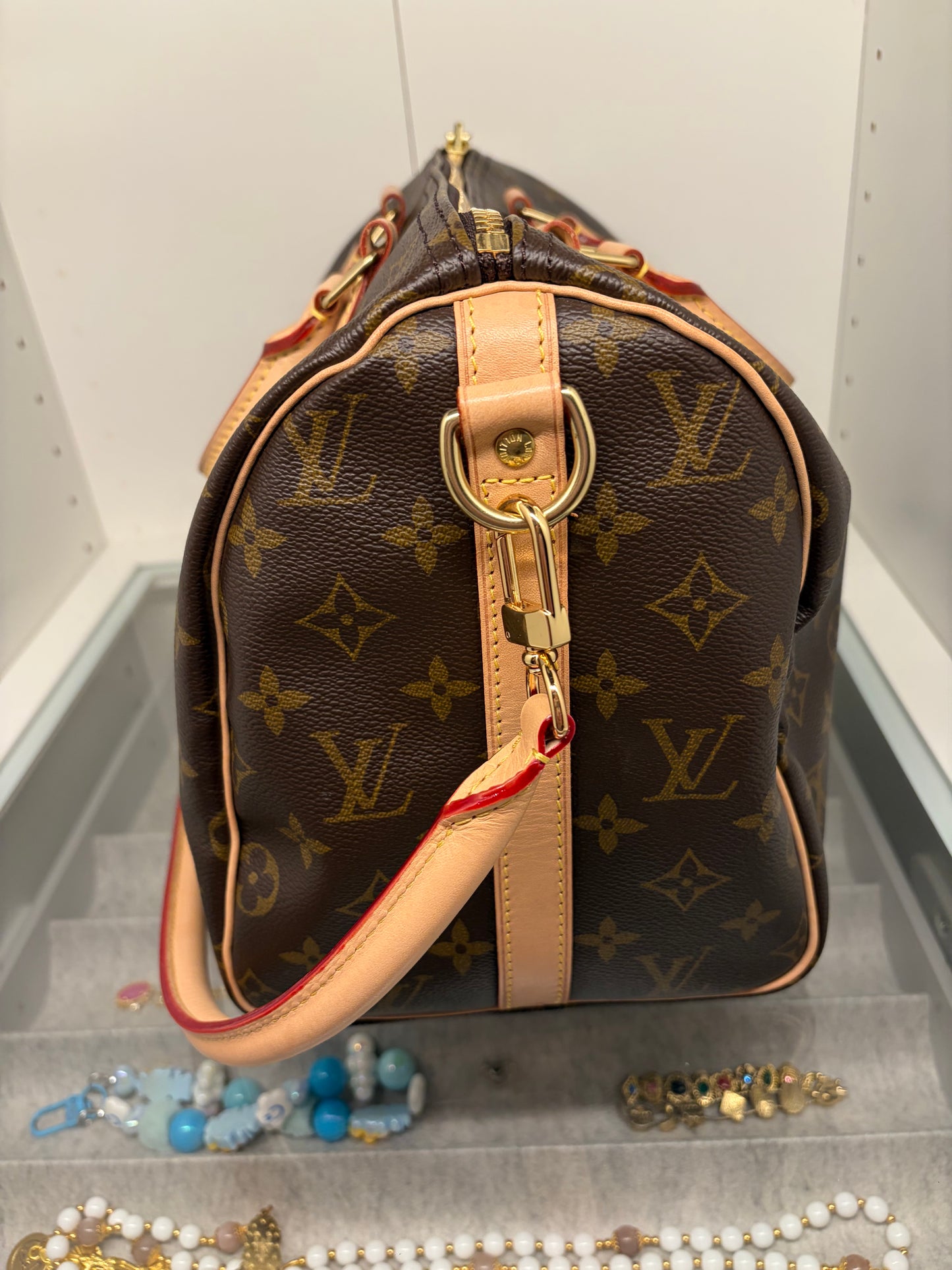 Louis Vuitton Speedy 30 Bandoulière Monogram w/COA Excellent Condition