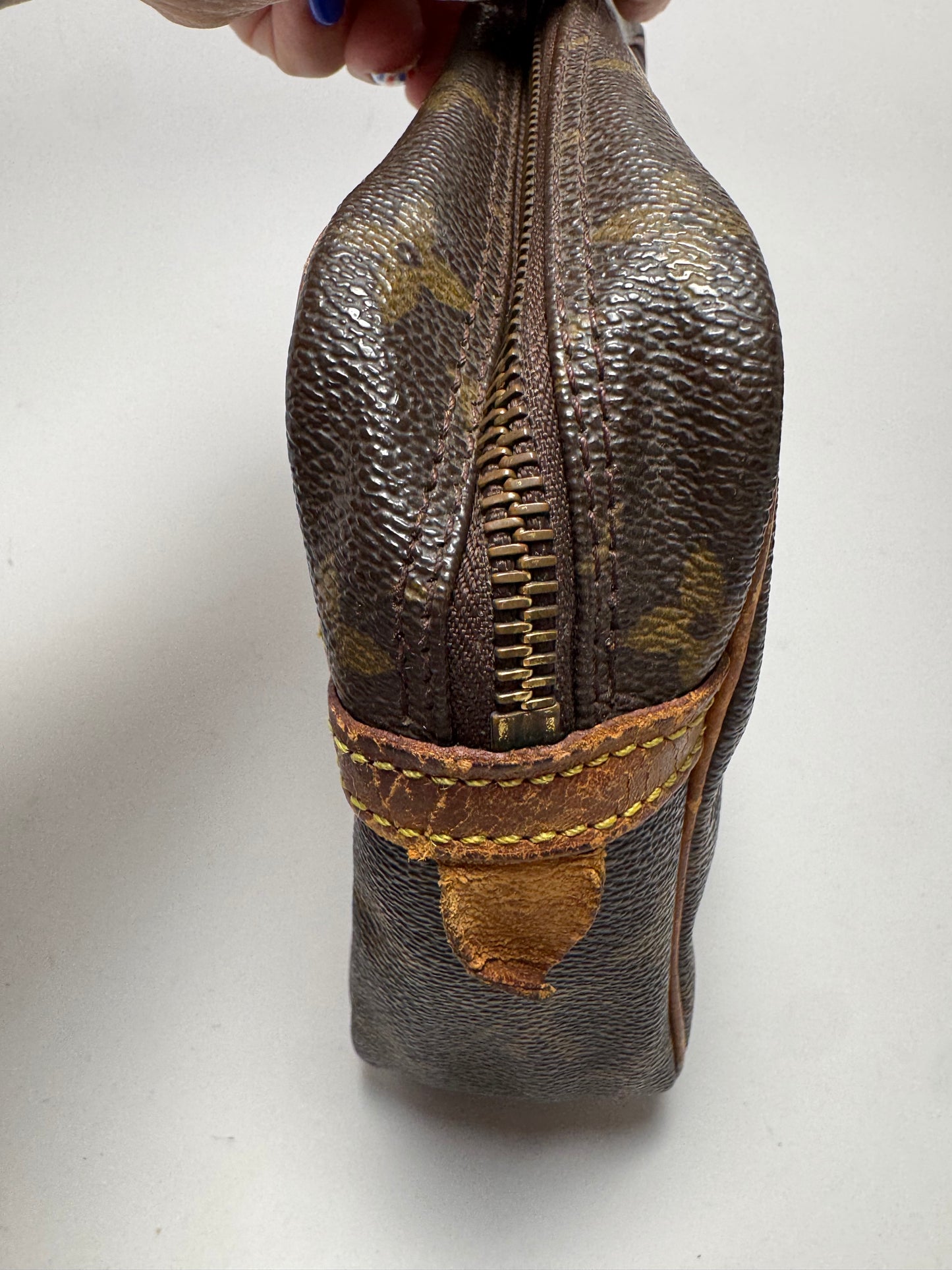 Louis Vuitton Compiegne 23 Clutch/Toiletry Pouch Made in 1991 in France
