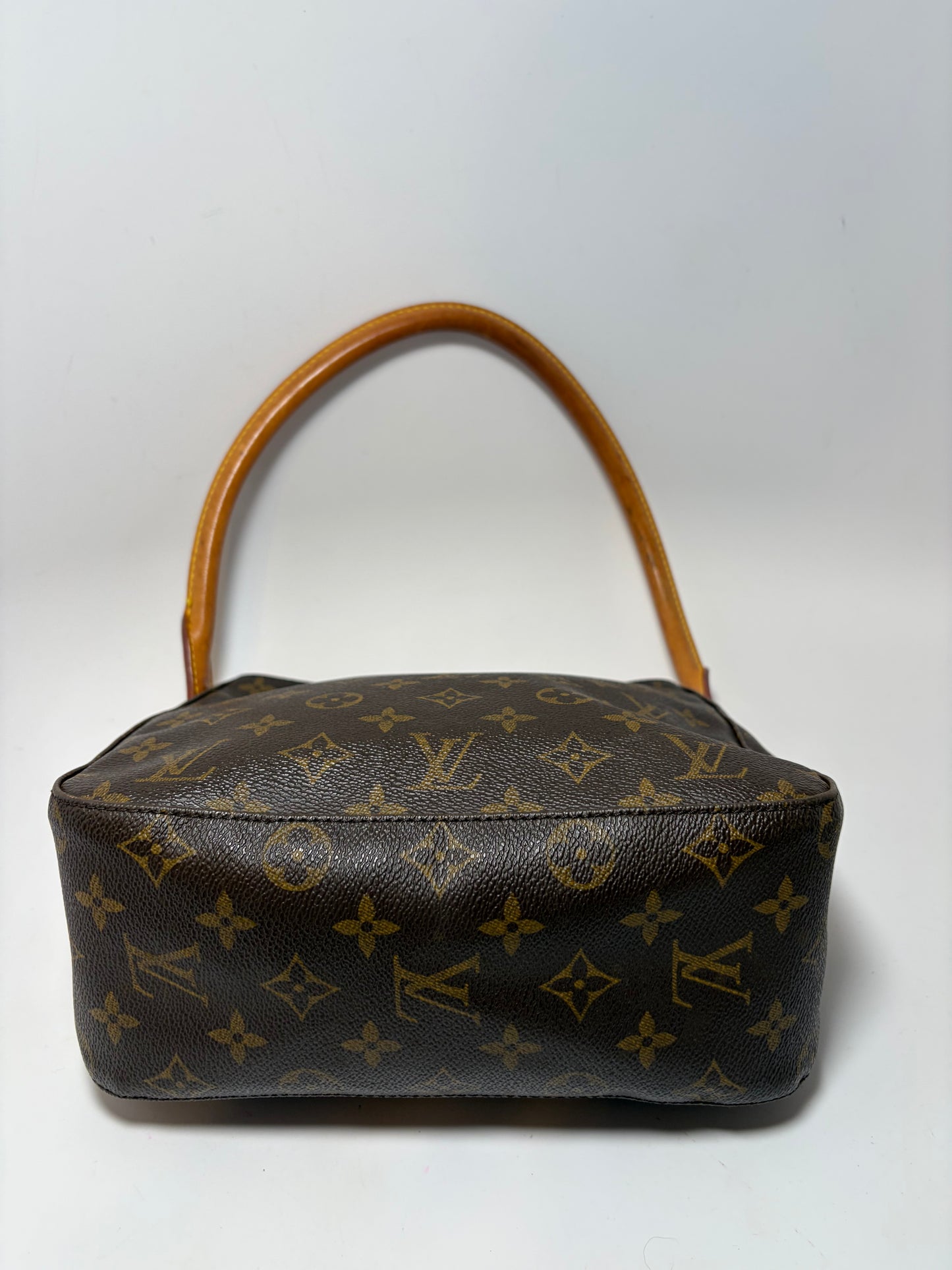 Louis Vuitton Looping MM Monogram Shoulder Bag