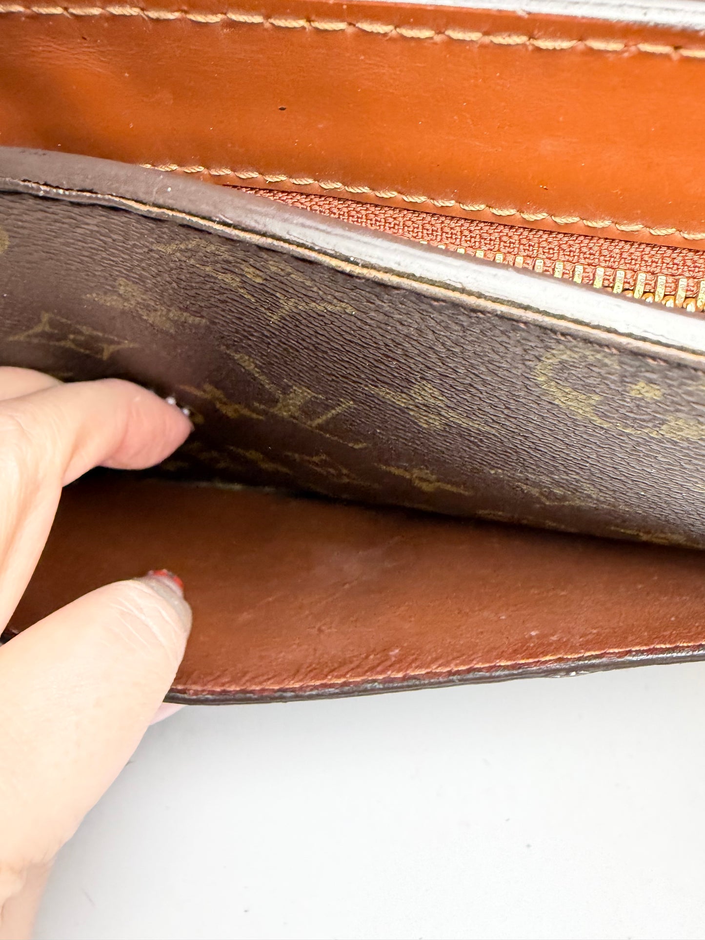 Louis Vuitton Pochette Homme Clutch in Monogram