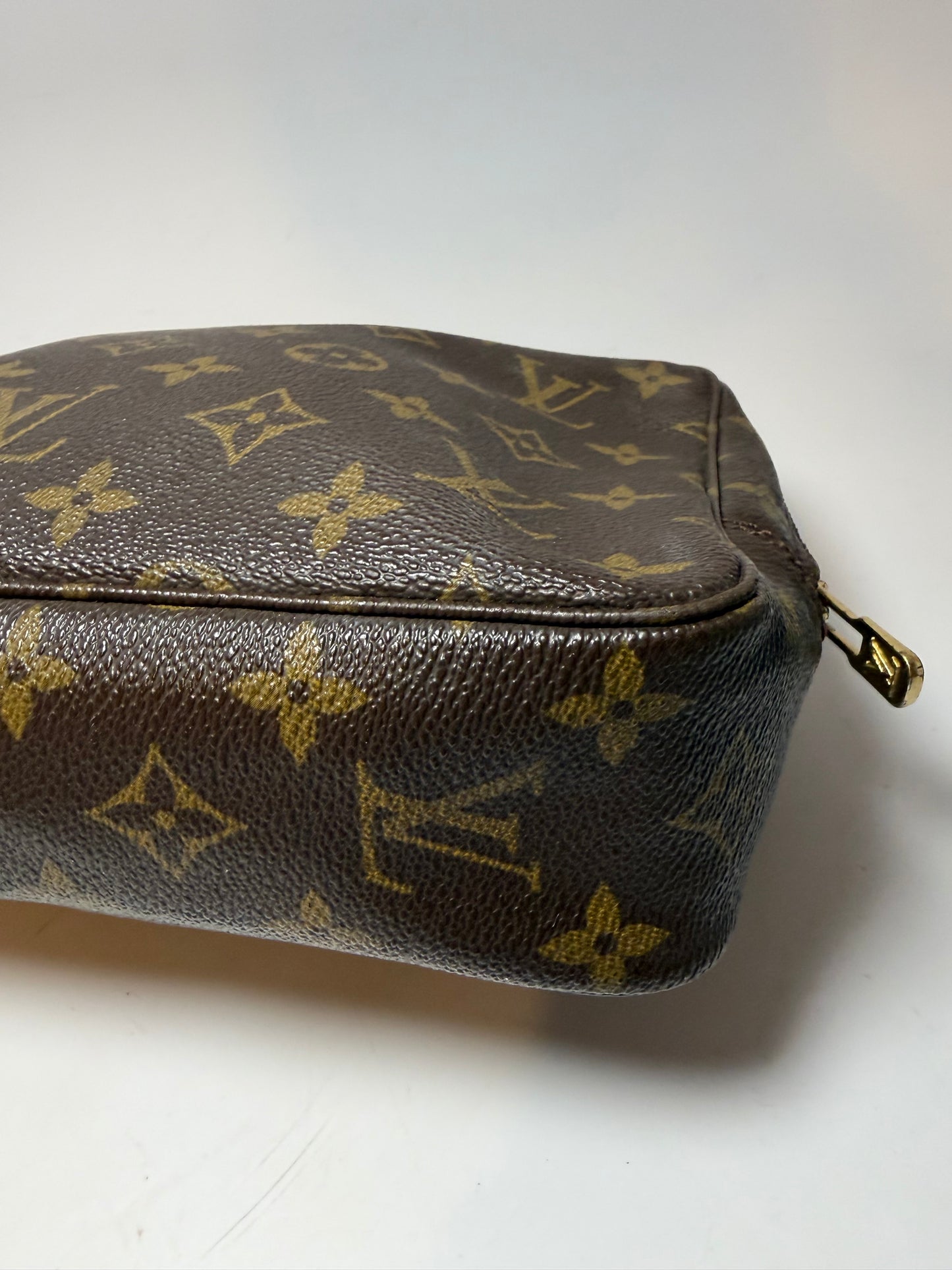 Louis Vuitton Trousse 23 Monogram Clutch/Toiletry Bag Cosmetic Case