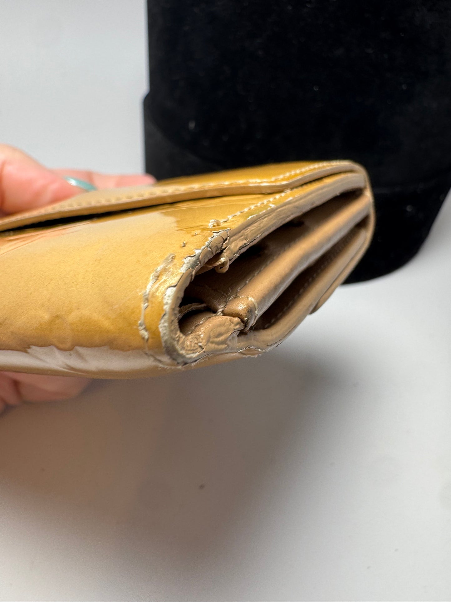 Louis Vuitton Elise Vernis Leather Gold Monogram Compact Wallet