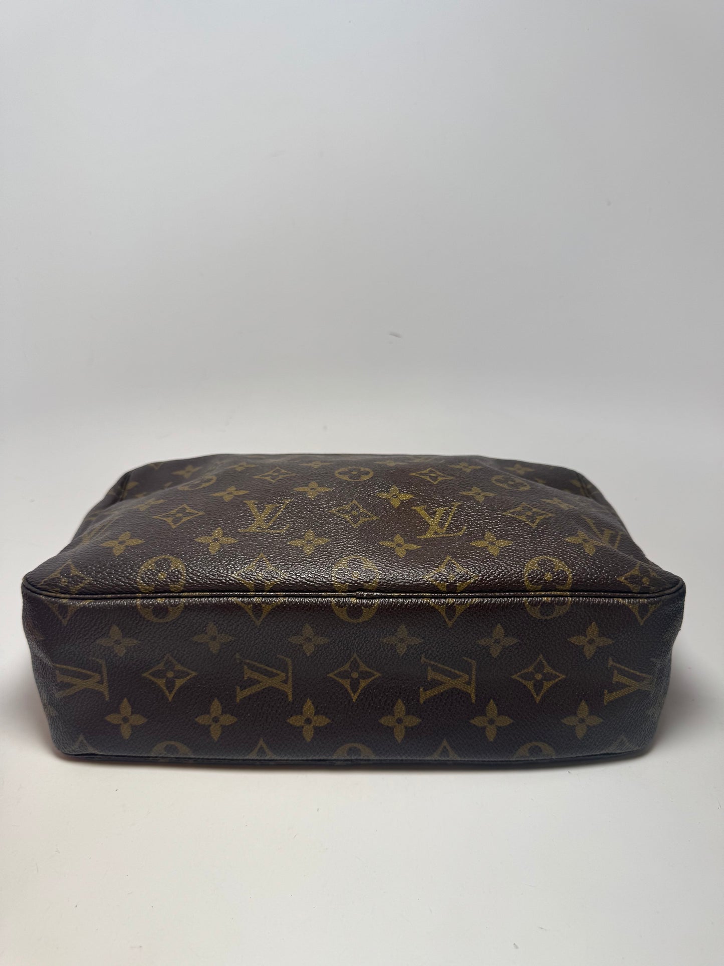 Louis Vuitton Trousse 28 Monogram Toiletry Bag/Makeup Pouch