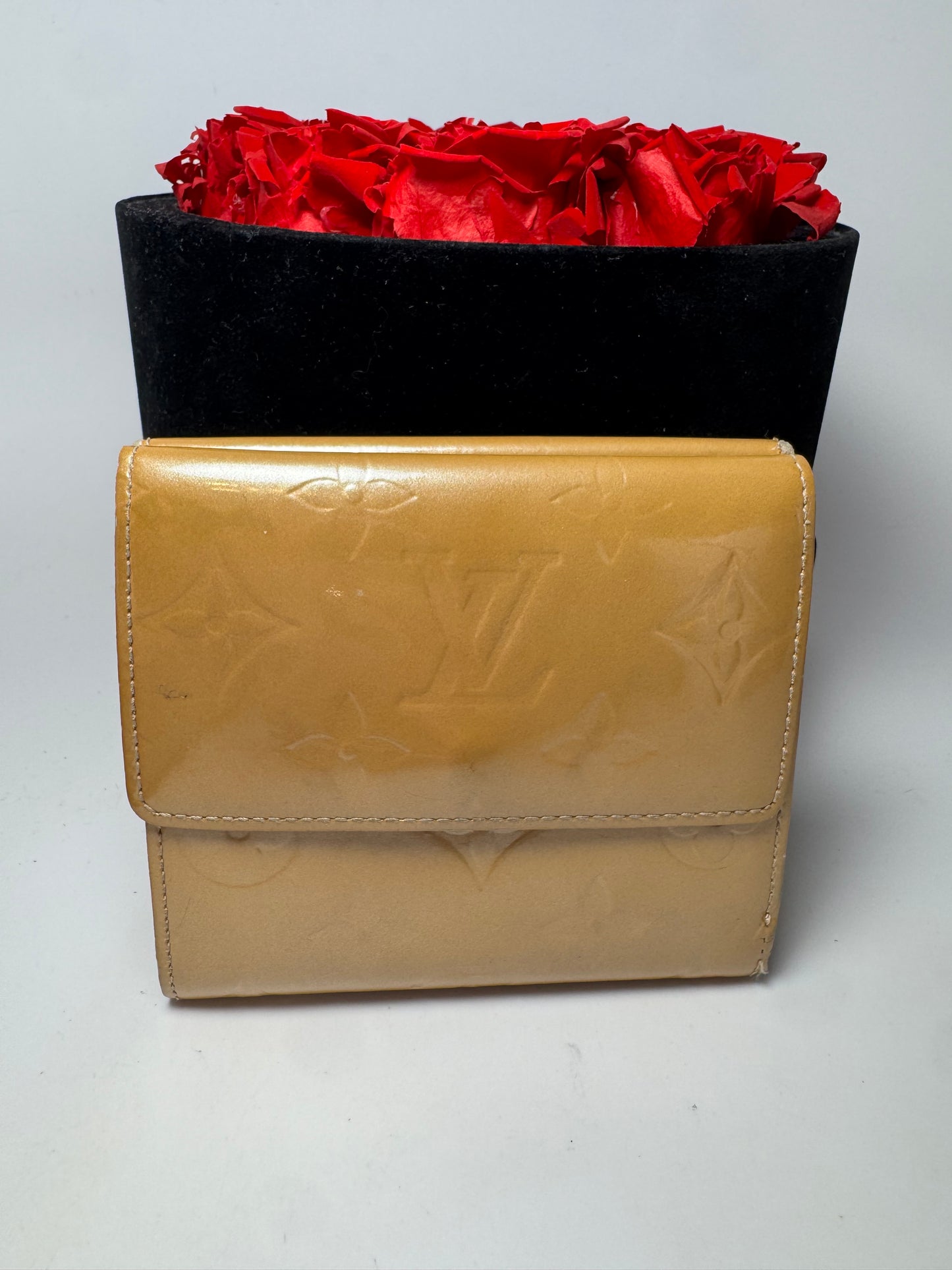 Louis Vuitton Elise Vernis Leather Gold Monogram Compact Wallet