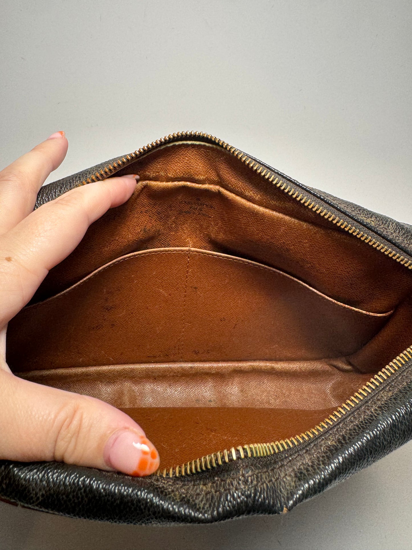 Louis Vuitton Compeigne 28 Monogram Clutch