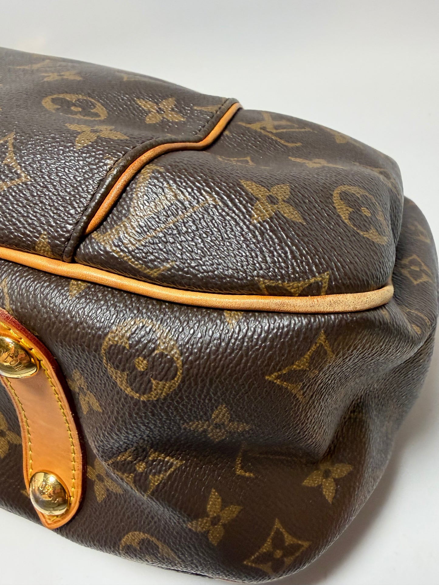 Louis Vuitton Galleria PM Monogram Shoulder Bag with COA