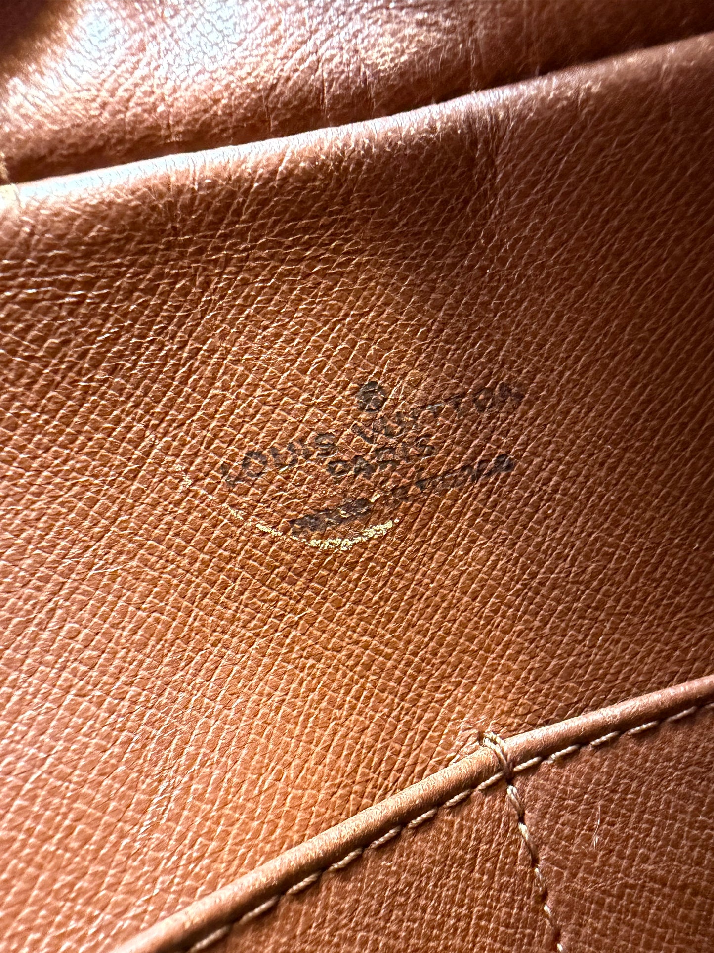 Louis Vuitton Compeigne 28 Monogram Travel/Toiletry Bag Clutch