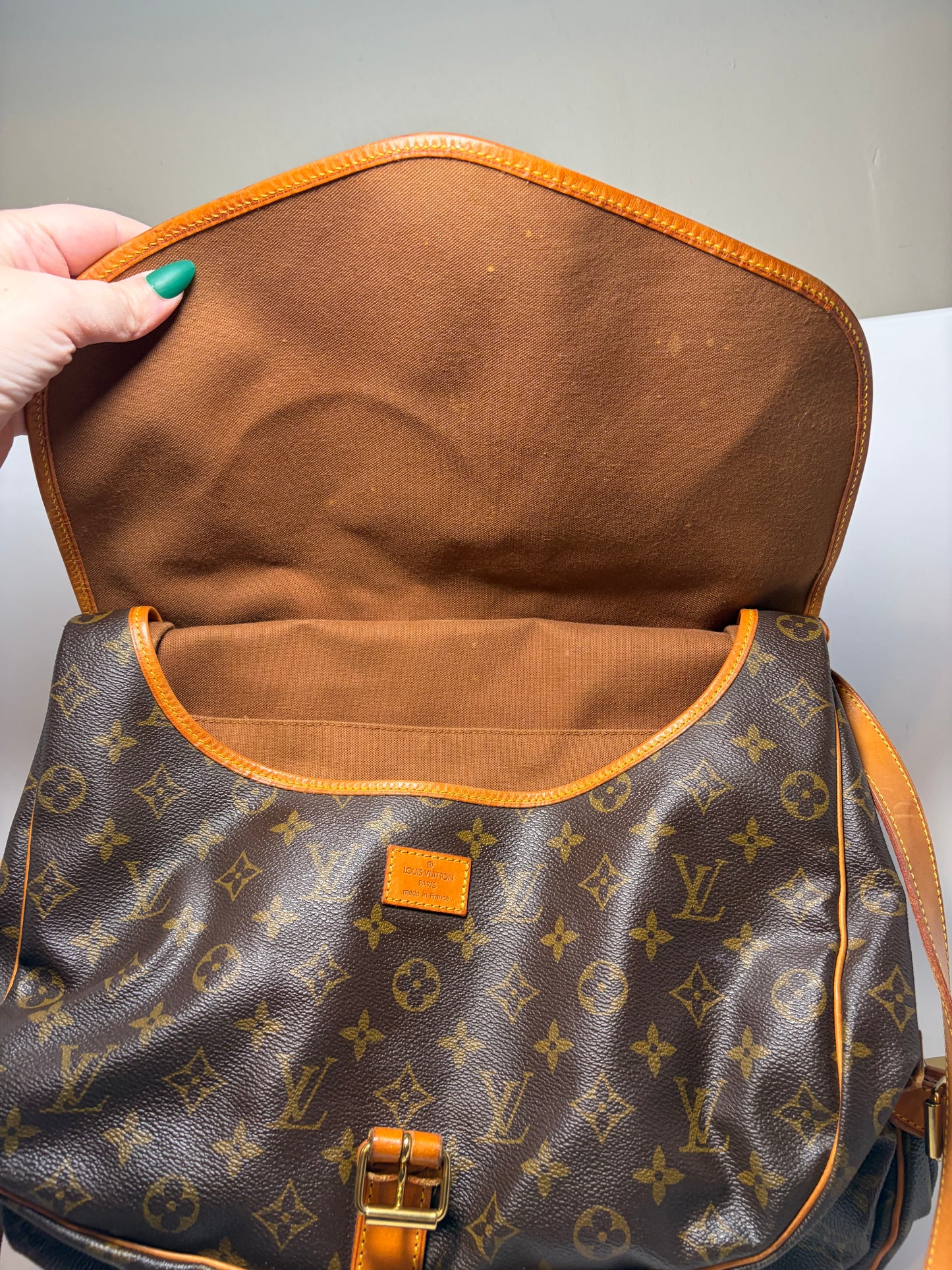Louis Vuitton Samur 35 Monogram Crossbody