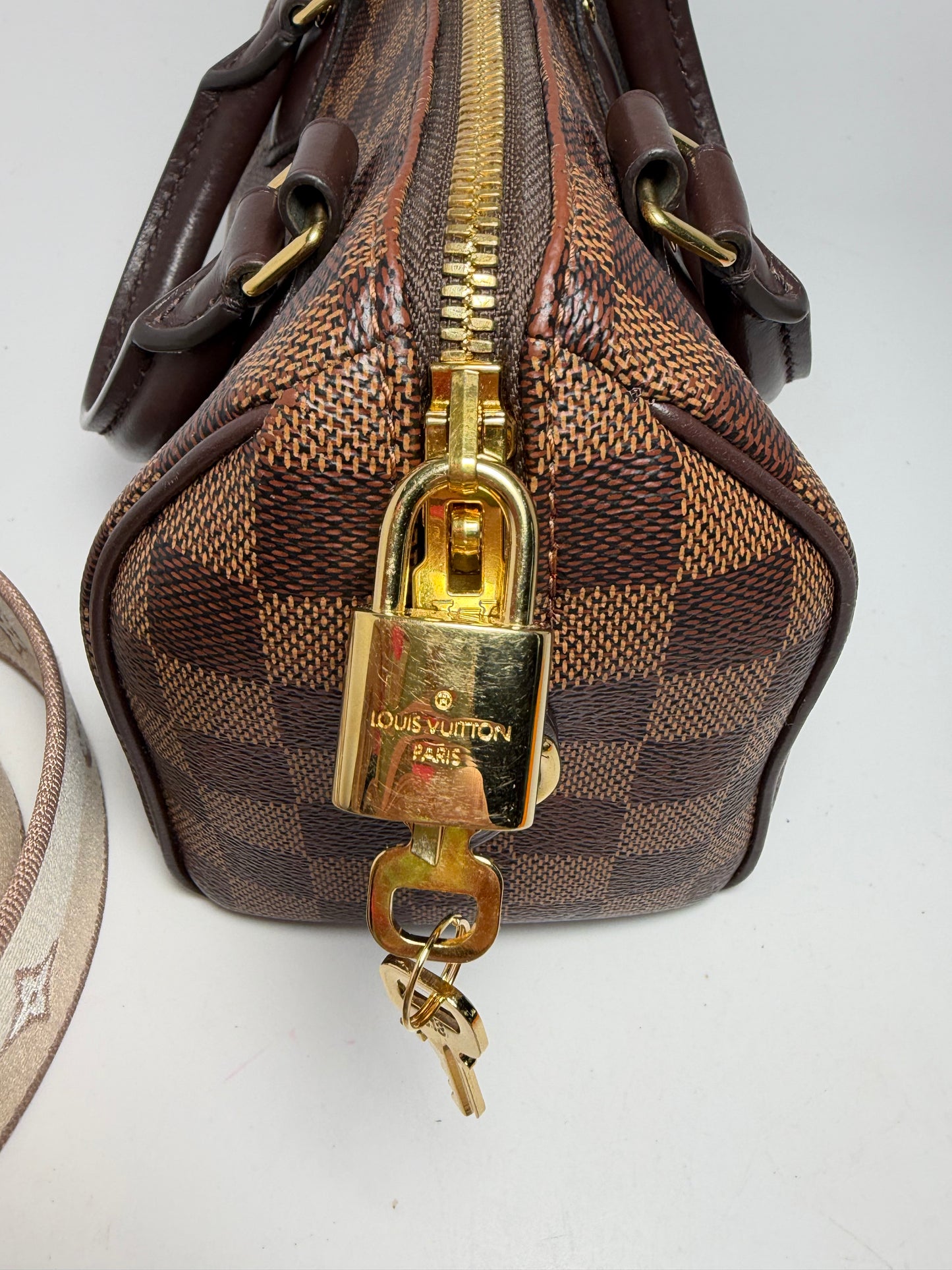 Louis Vuitton Speedy 20 Bandouliere Damier Ebene w/COA, dust bag & box