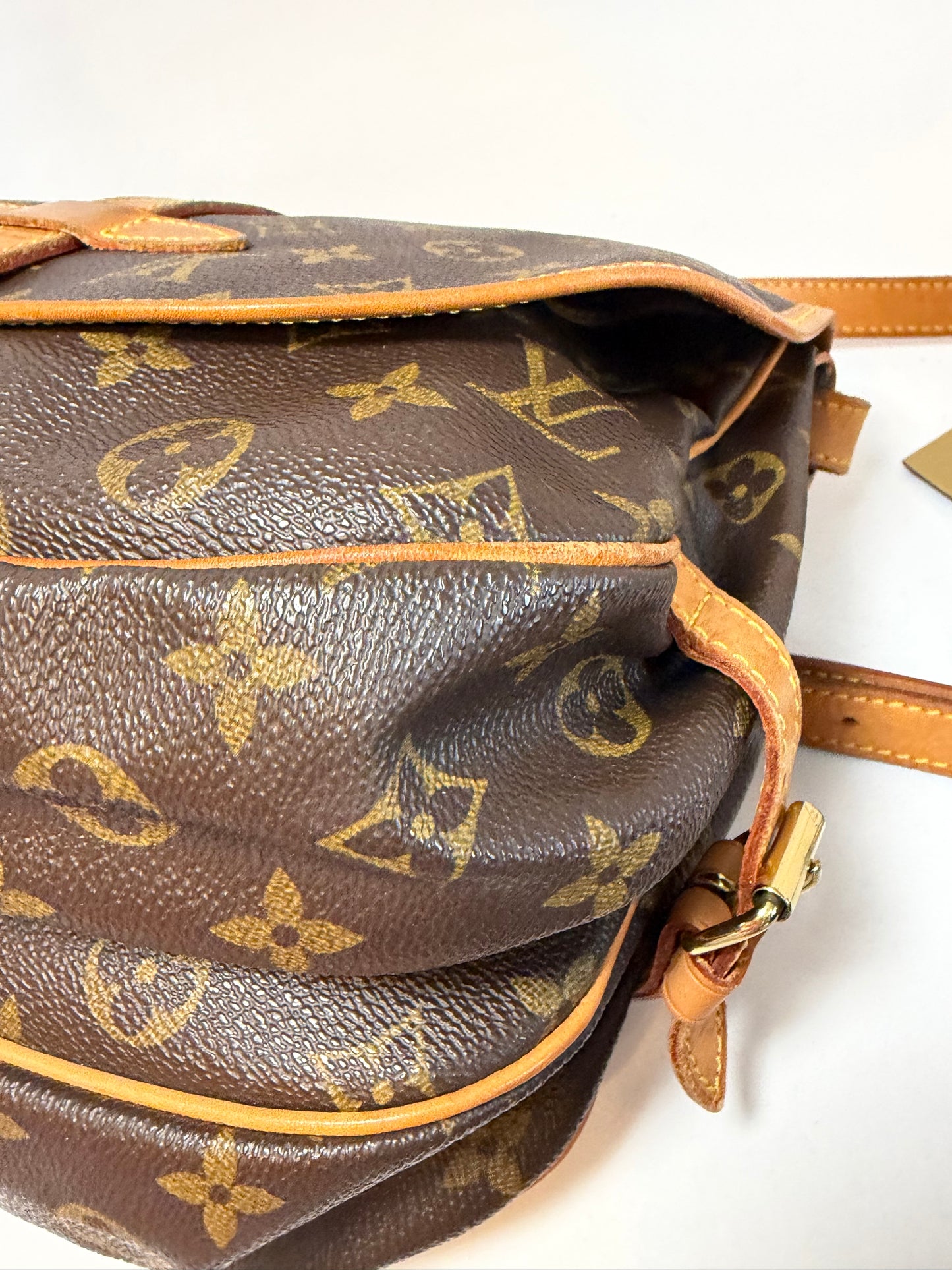 Louis Vuitton Saumur 30 Monogram Crossbody w/COA