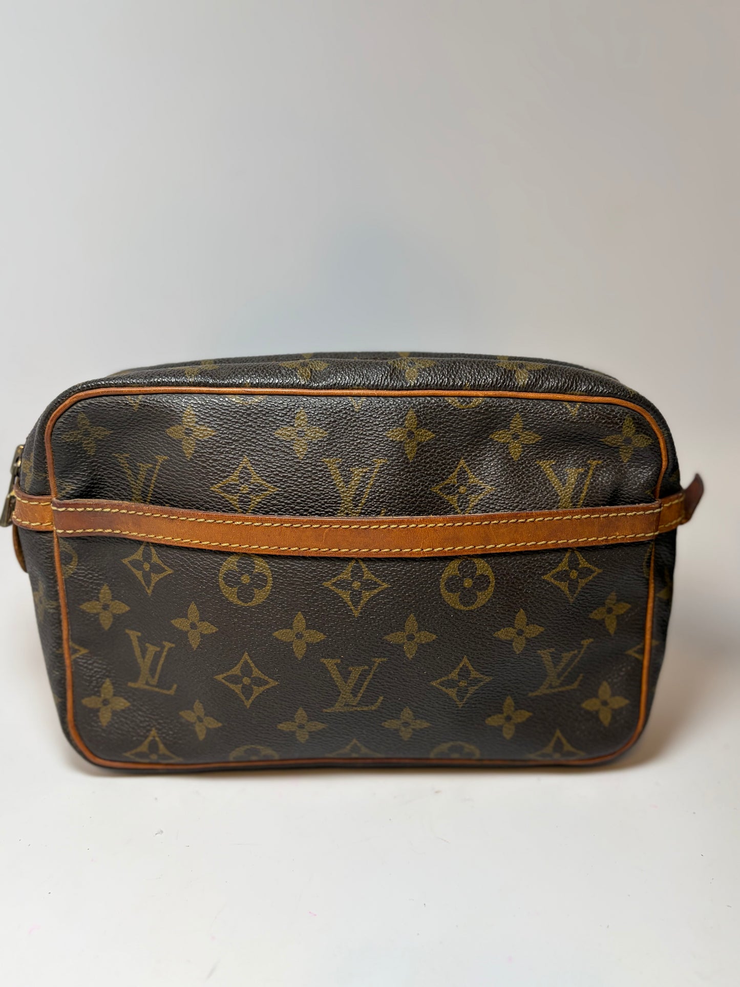 Louis Vuitton Compeigne 23 Monogram Clutch/Toiletry Bag Cosmetic Bag