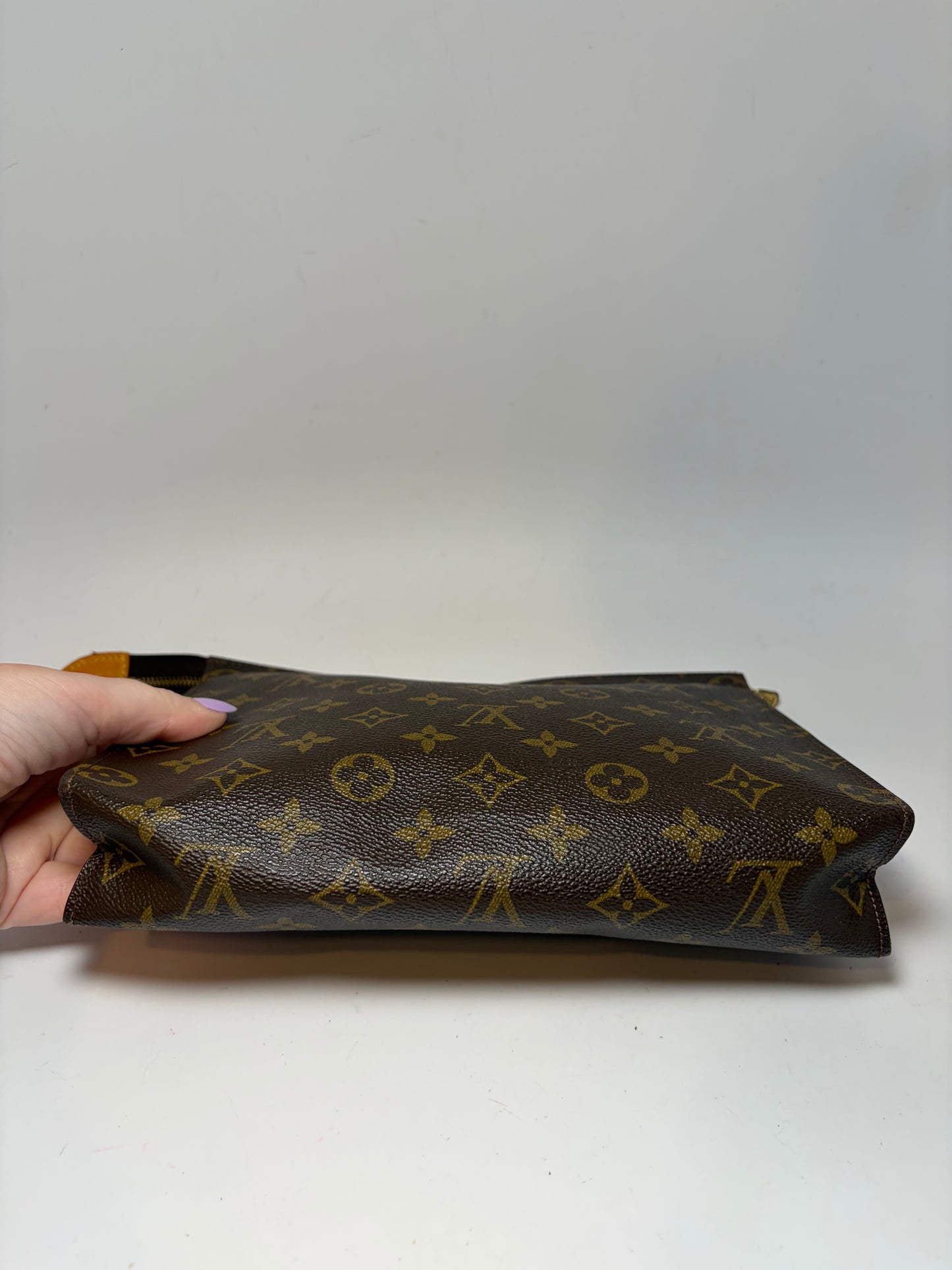 Louis Vuitton Toiletry Pouch 26 Monogram