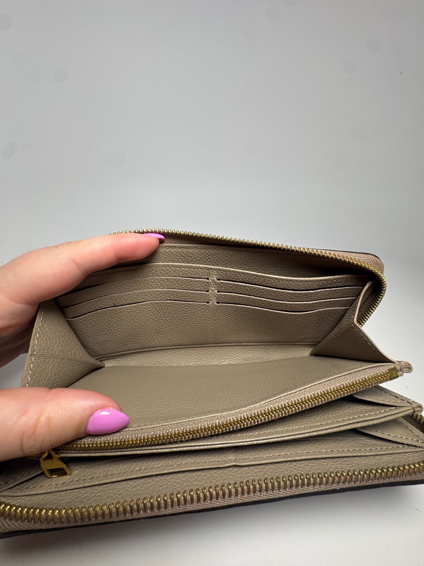Louis Vuitton Zippy Wallet Monogram Empriente Tourterelle (Turtle Dove)