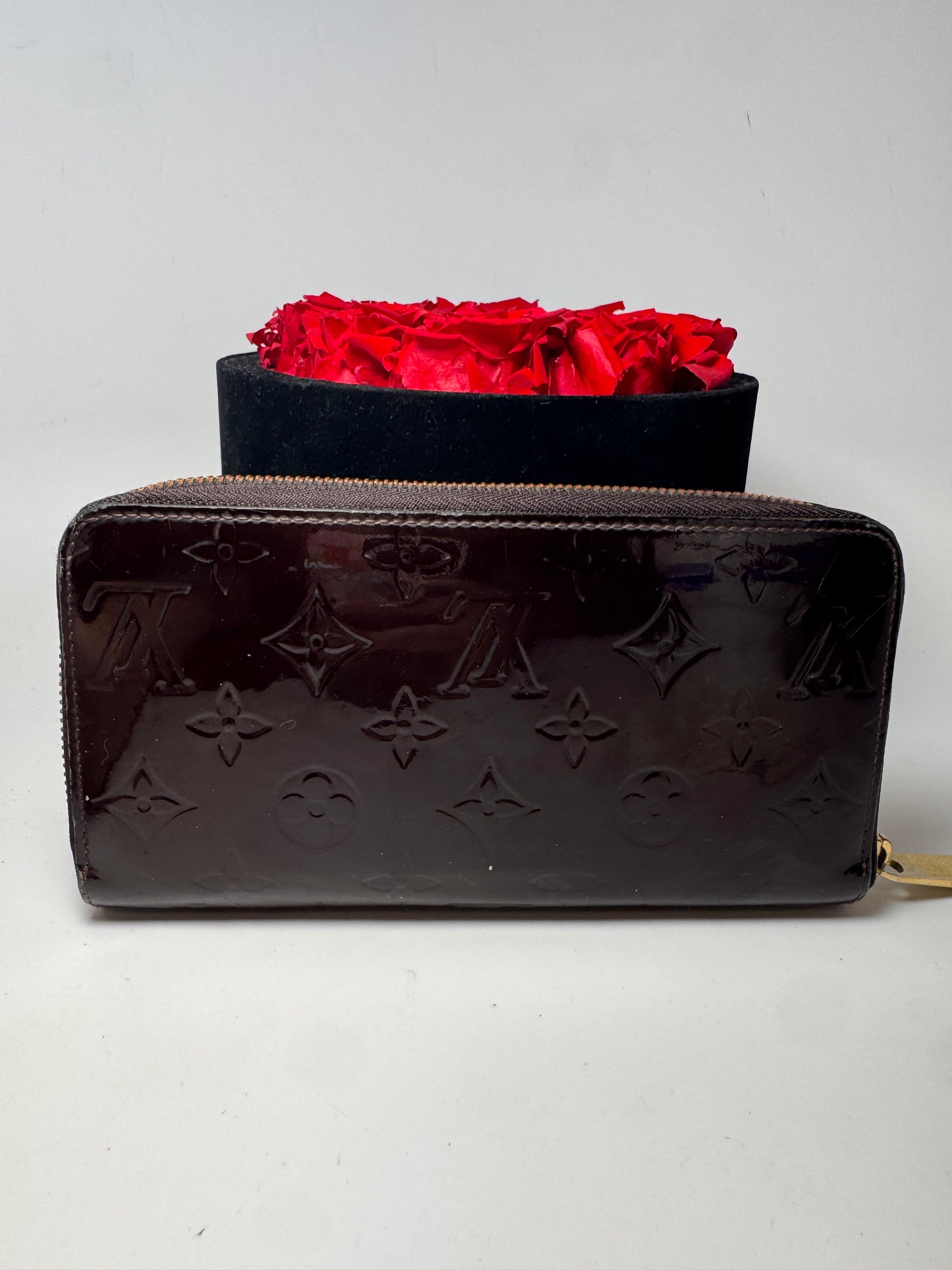 Louis Vuitton Plum Vernis Leather Zippy Wallet