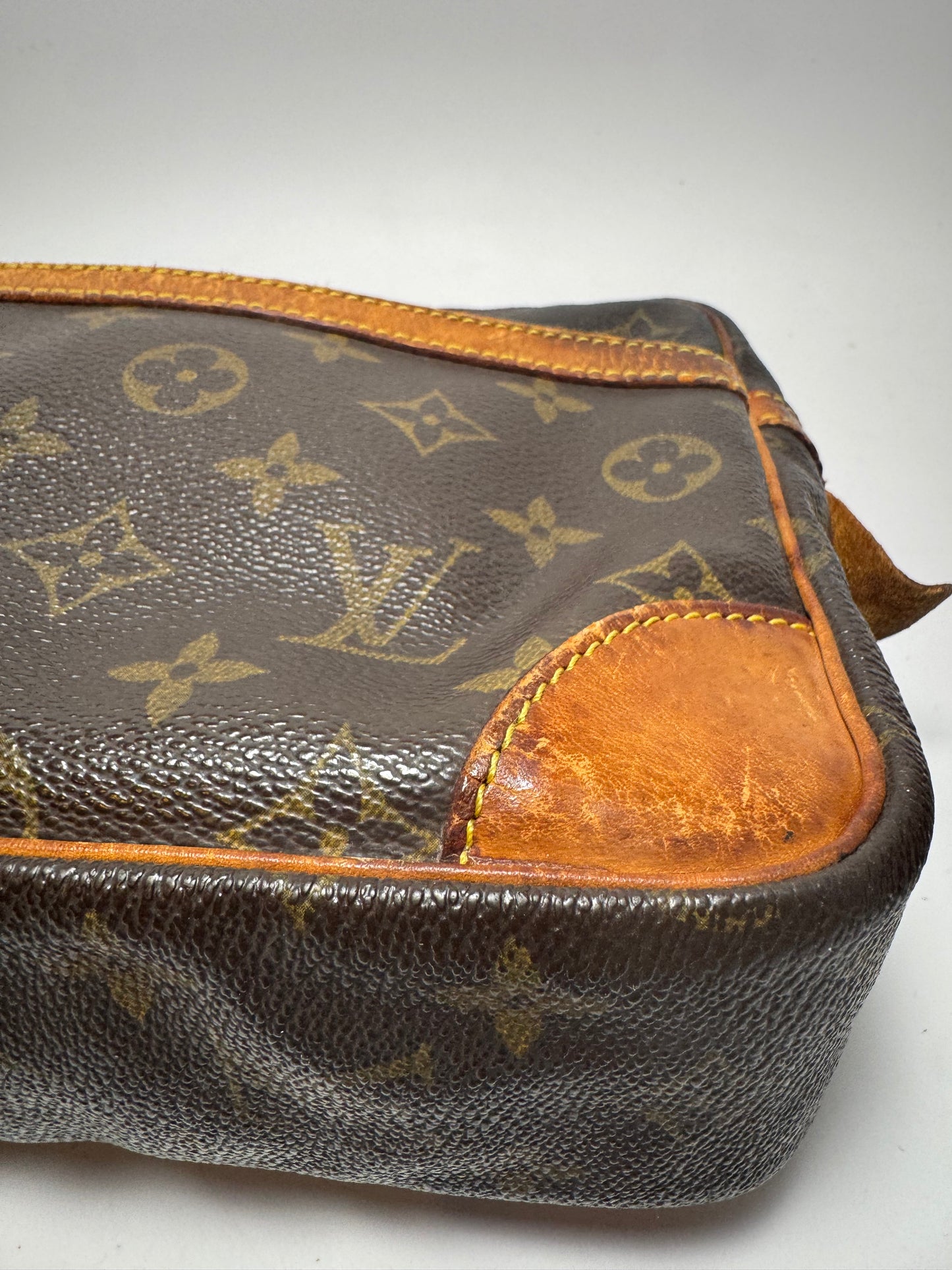 Louis Vuitton Compeigne 28 Monogram Clutch