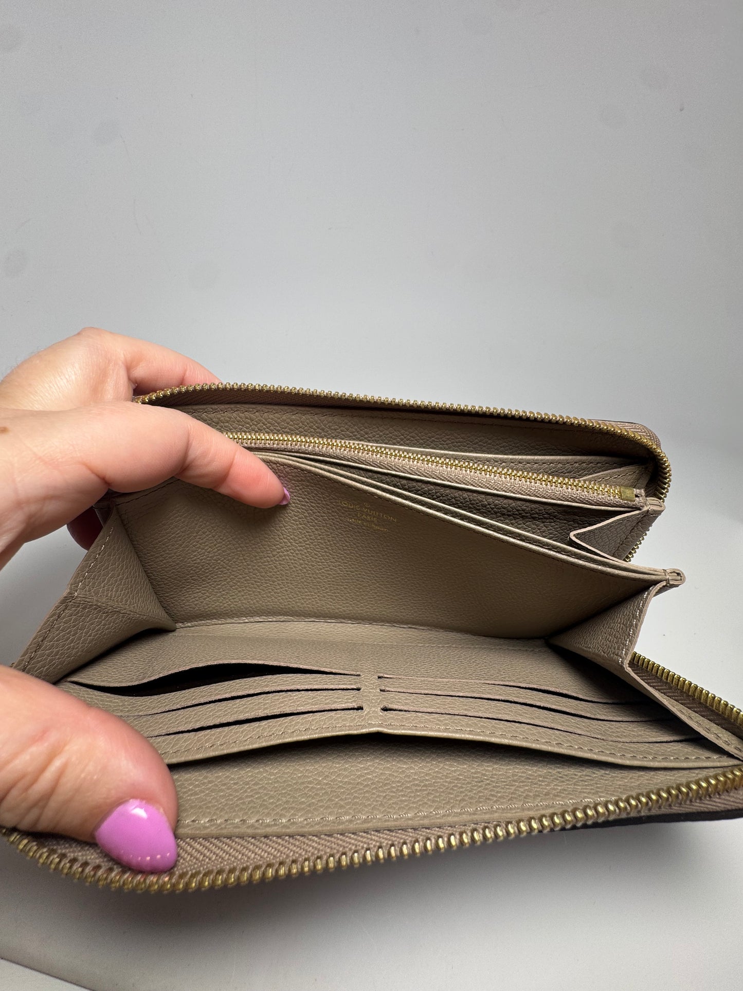 Louis Vuitton Zippy Wallet Monogram Empriente Tourterelle (Turtle Dove)