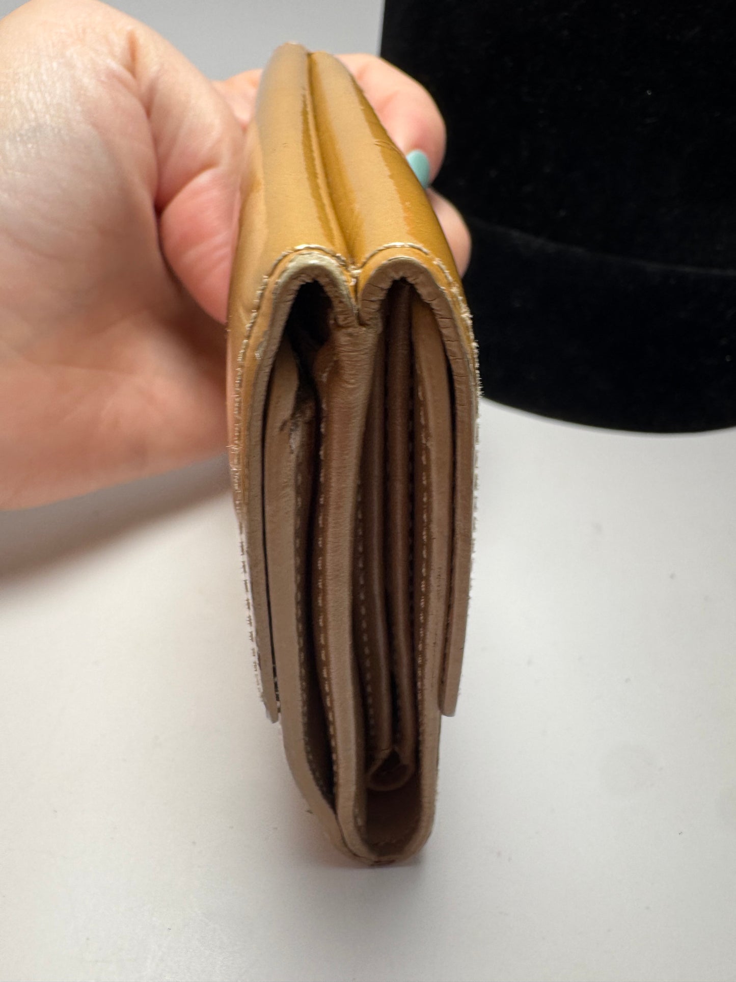 Louis Vuitton Elise Vernis Leather Gold Monogram Compact Wallet