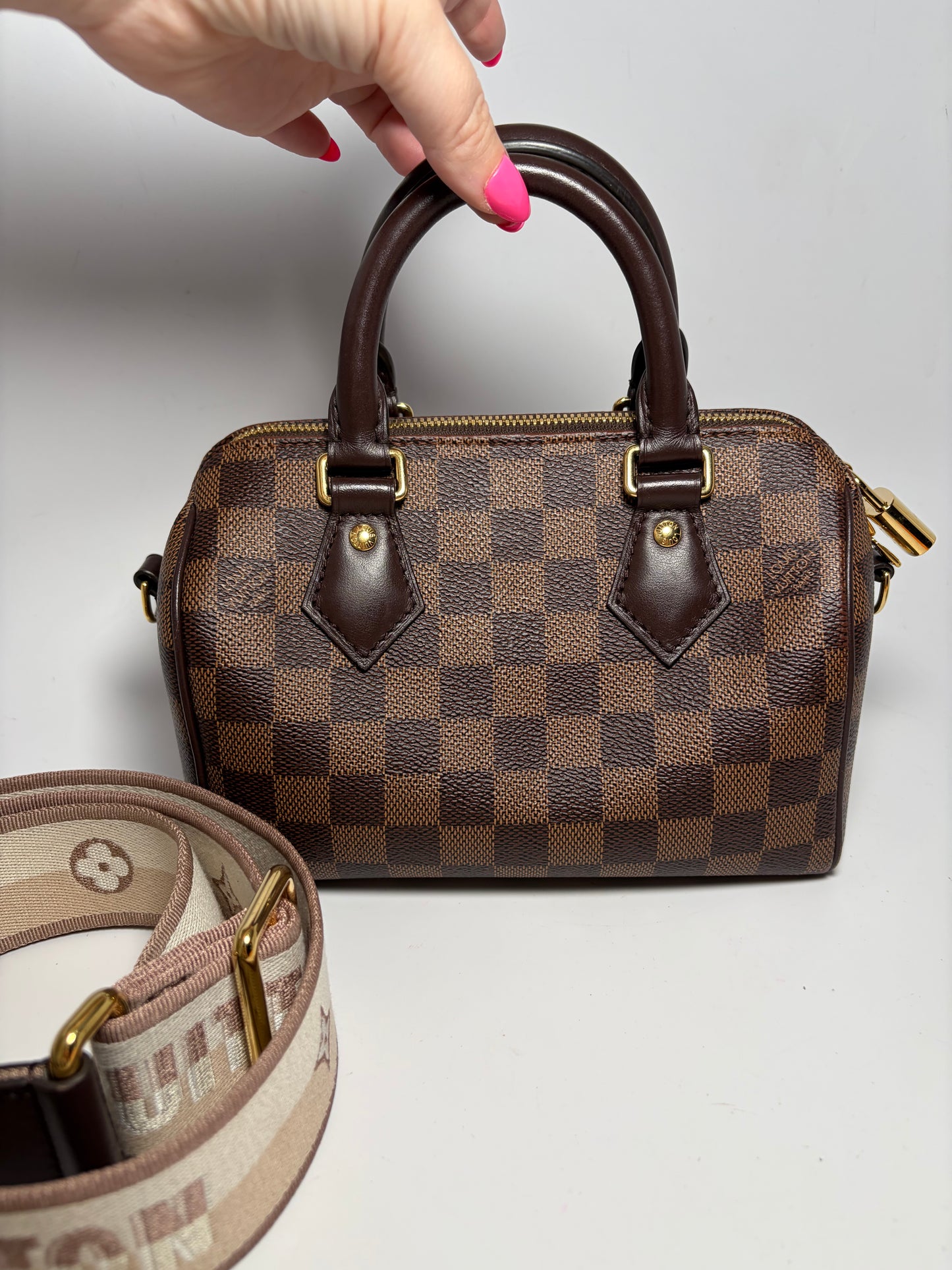 Louis Vuitton Speedy 20 Bandouliere Damier Ebene w/COA, dust bag & box