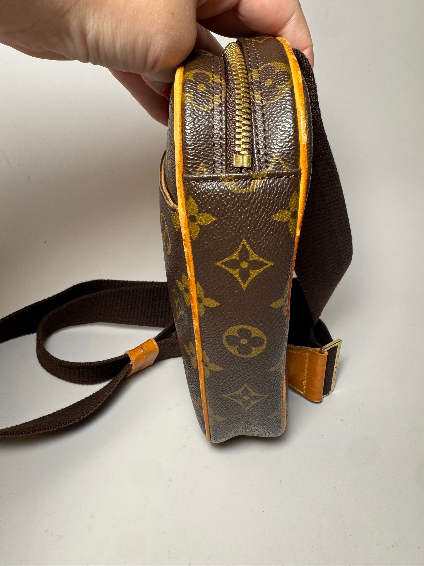 Louis Vuitton Monogram Gange Pochette Bum Bag/Sling Bag March 2001