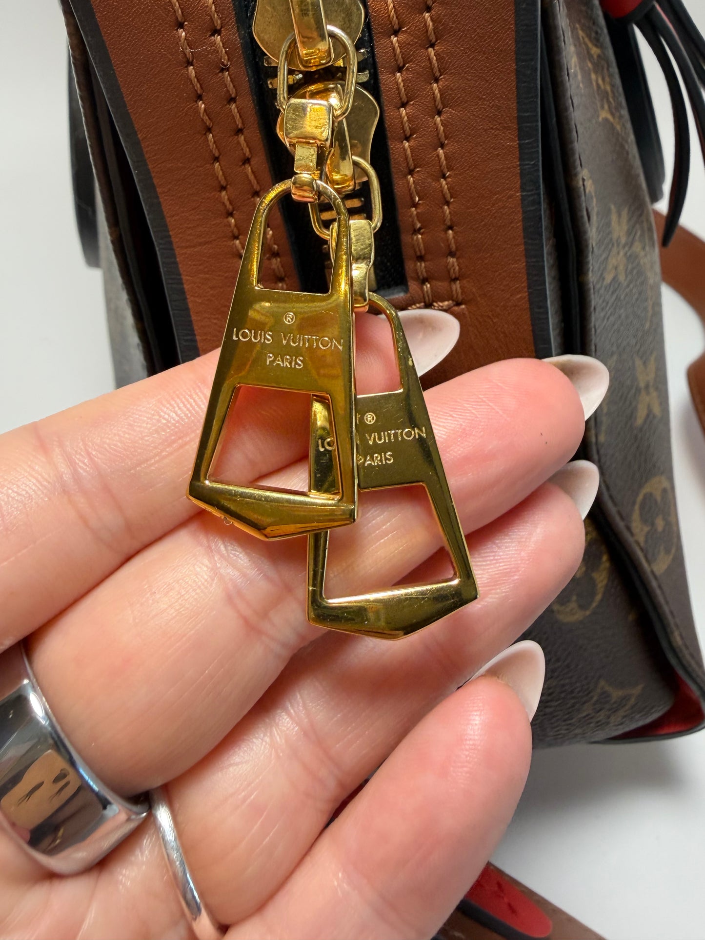 Louis Vuitton Tuileries Monogram Handbag/Shoulder Bag Monogram
