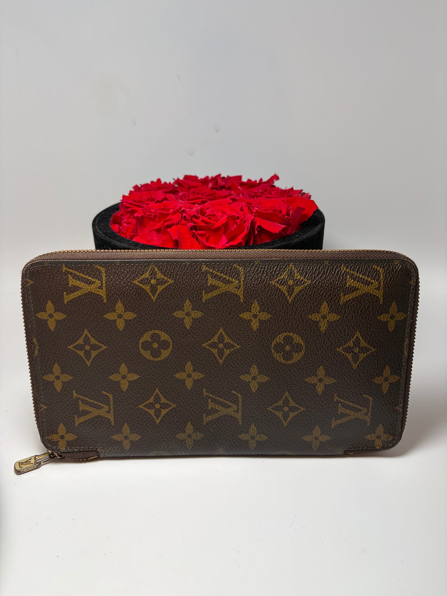 Louis Vuitton Zippy Organizer in Monogram