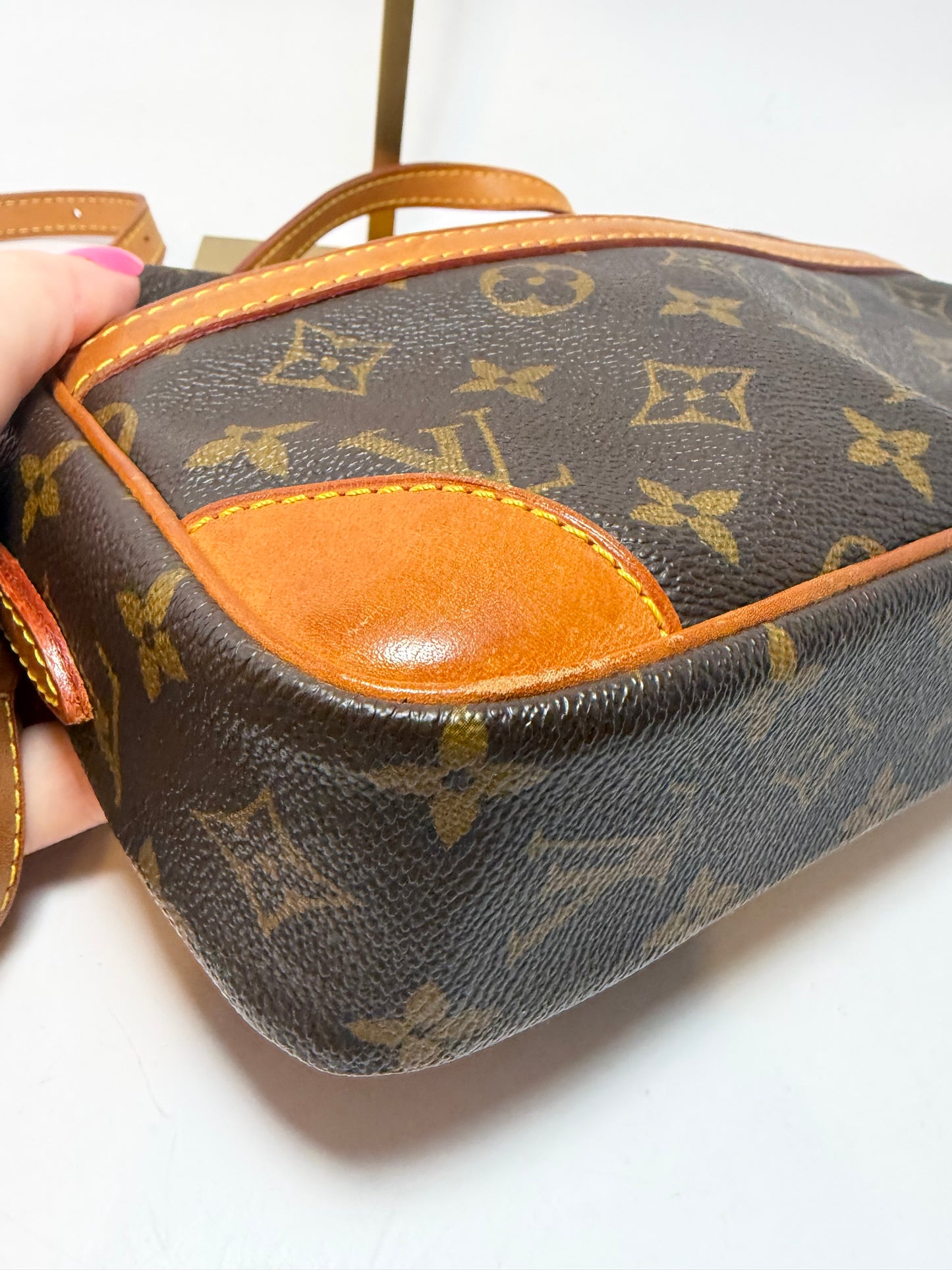 Louis Vuitton Trocadero 27 Monogram Crossbody