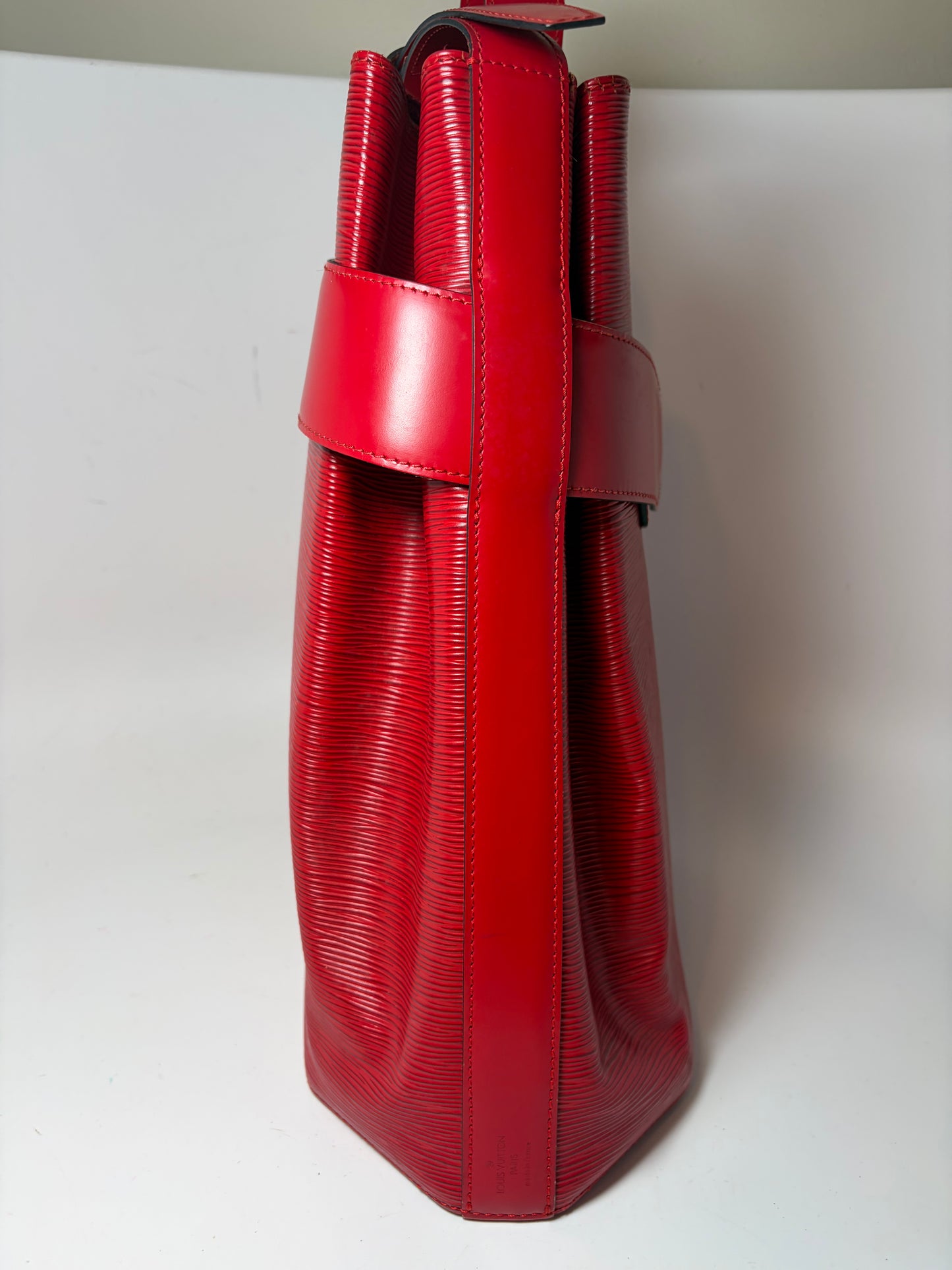 Louis Vuitton Sac D’Epaule GM Castillan Red Epi Leather Shoulder Bag