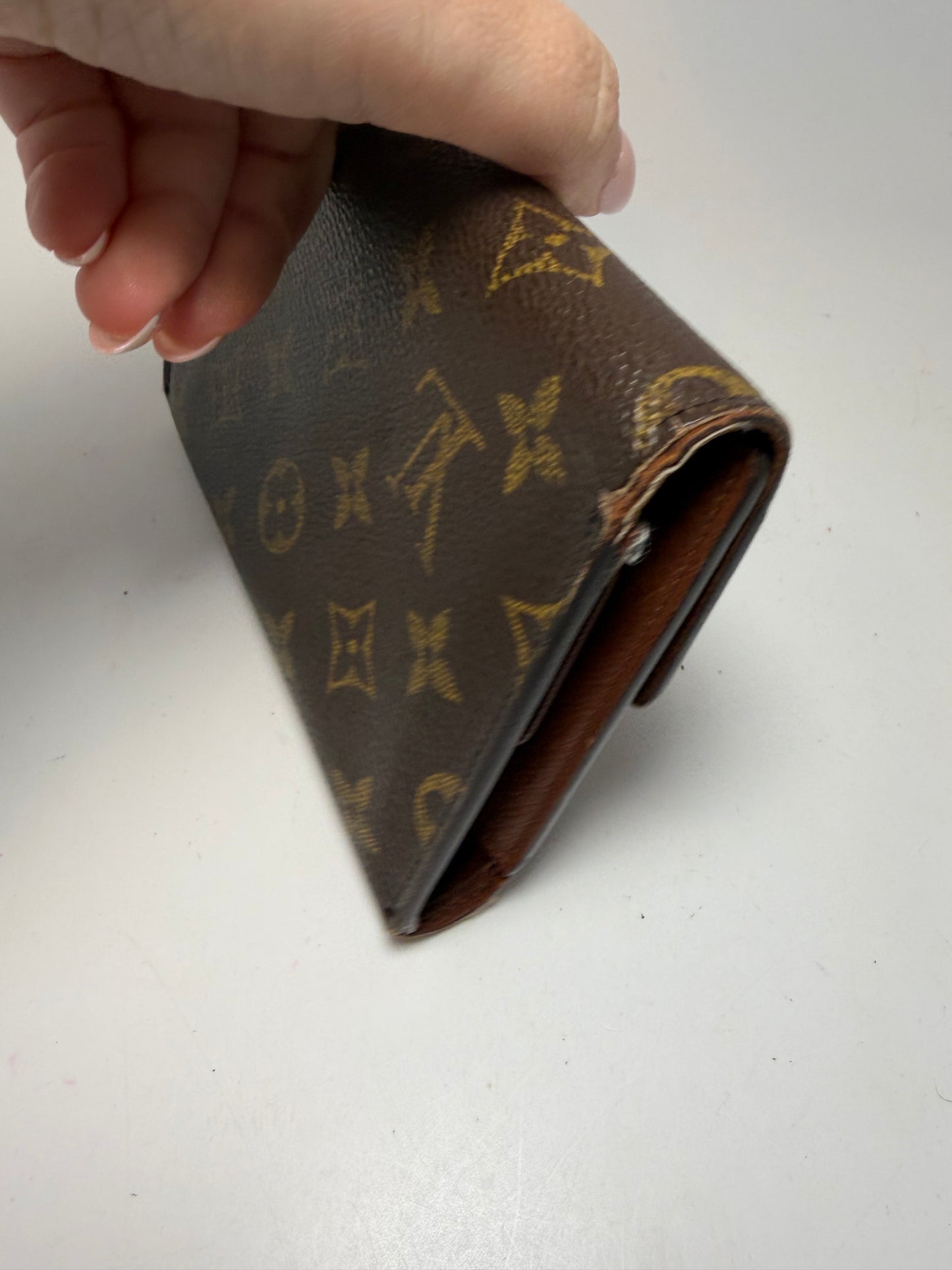 Louis Vuitton Porte Tressor Etui Papier Passport Wallet Monogram