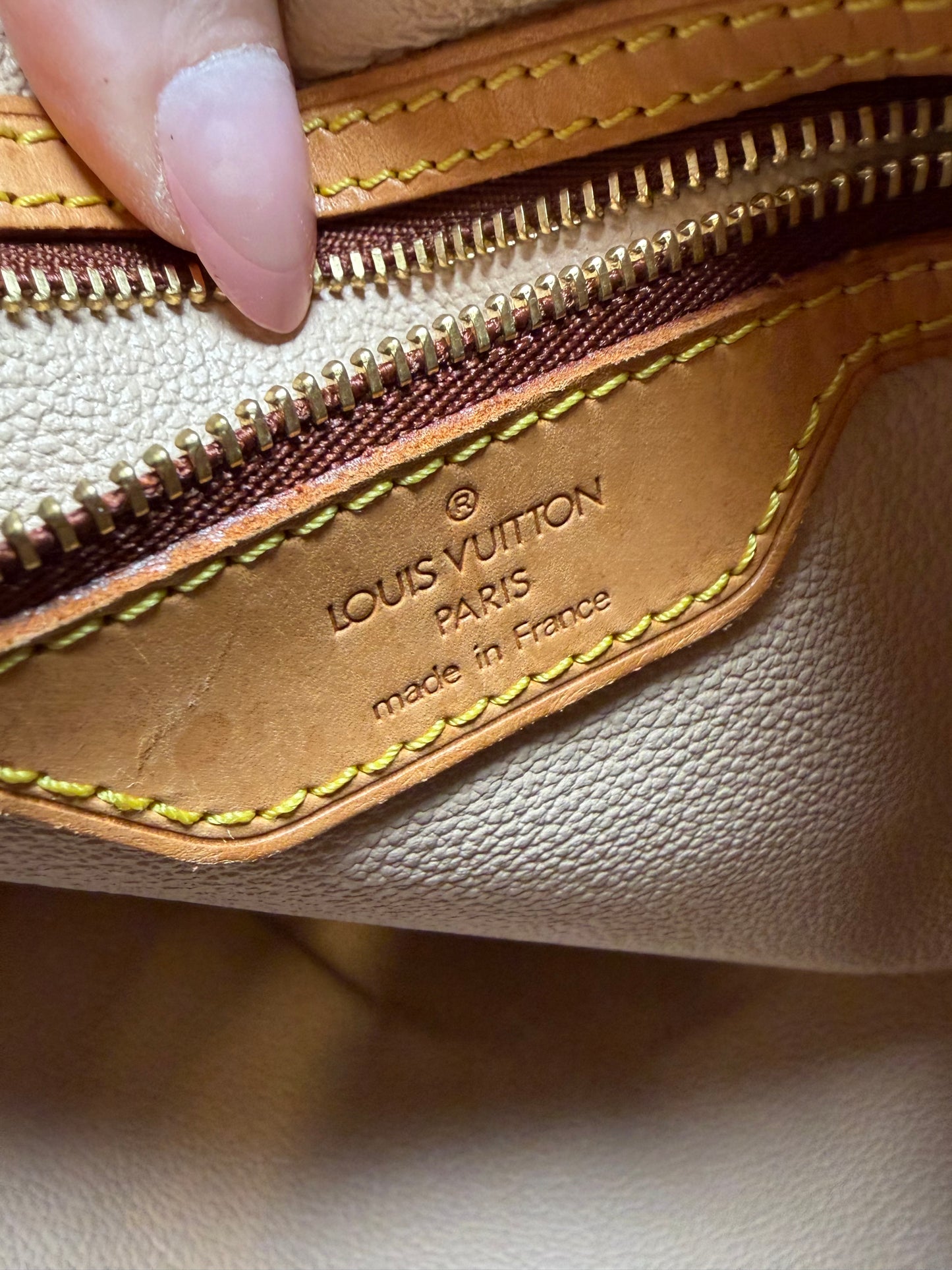 Louis Vuitton Bucket GM Tote Monogram Shoulder Bag