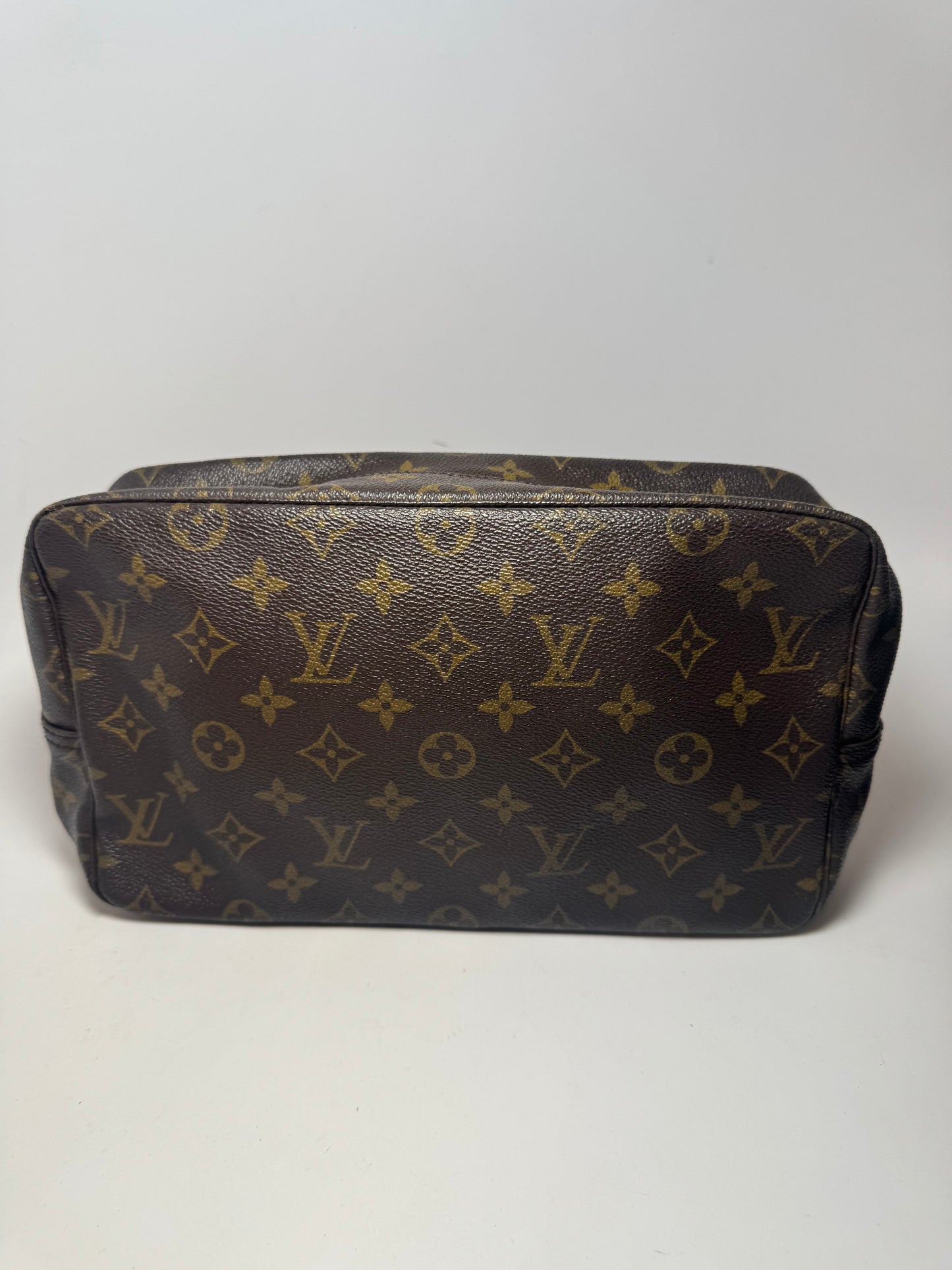 Louis Vuitton Trousse 28 Monogram Toiletry Bag/Makeup Pouch