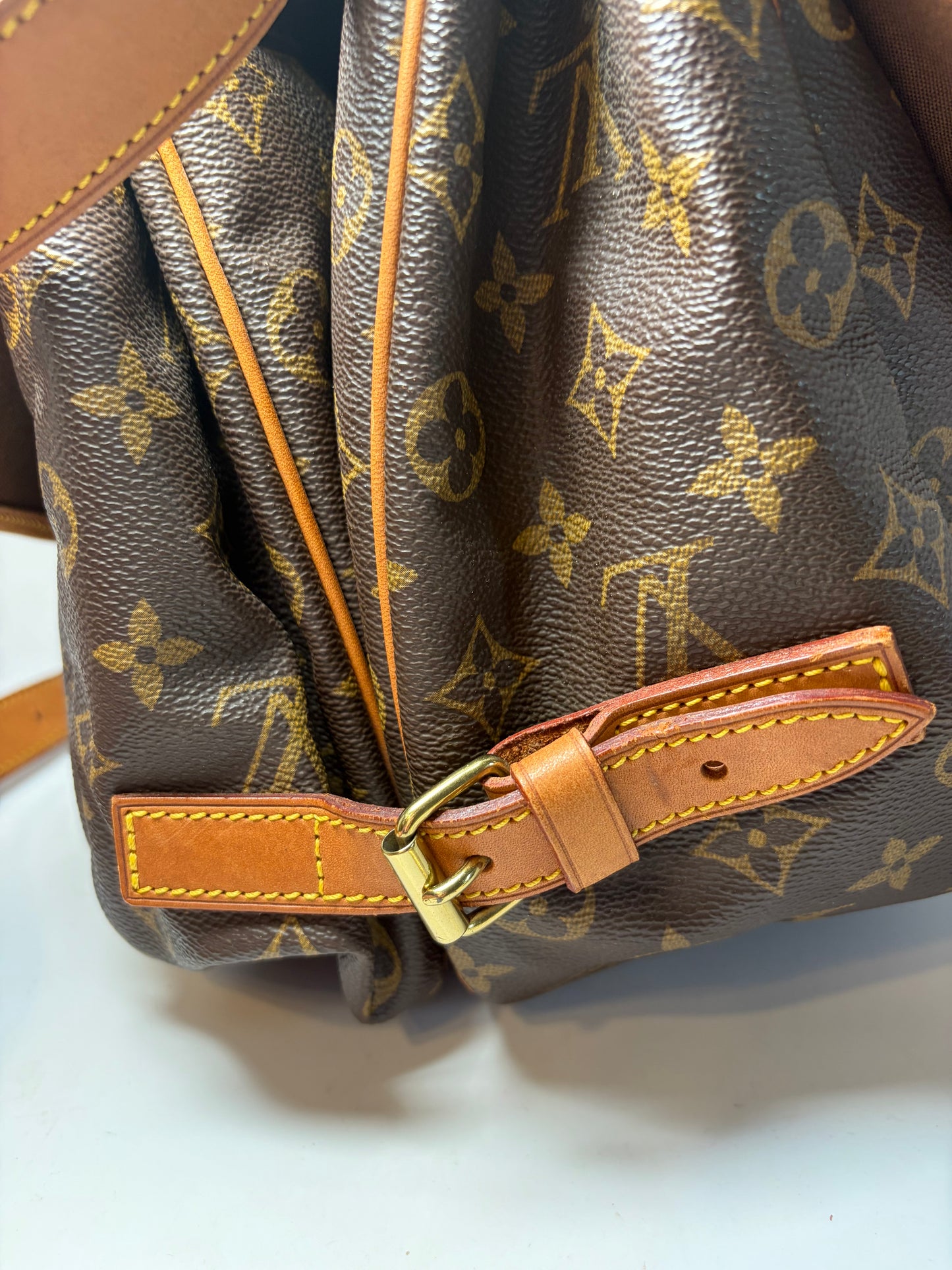 Louis Vuitton Saumur 35 Monogram Crossbody/Shoulder Bag
