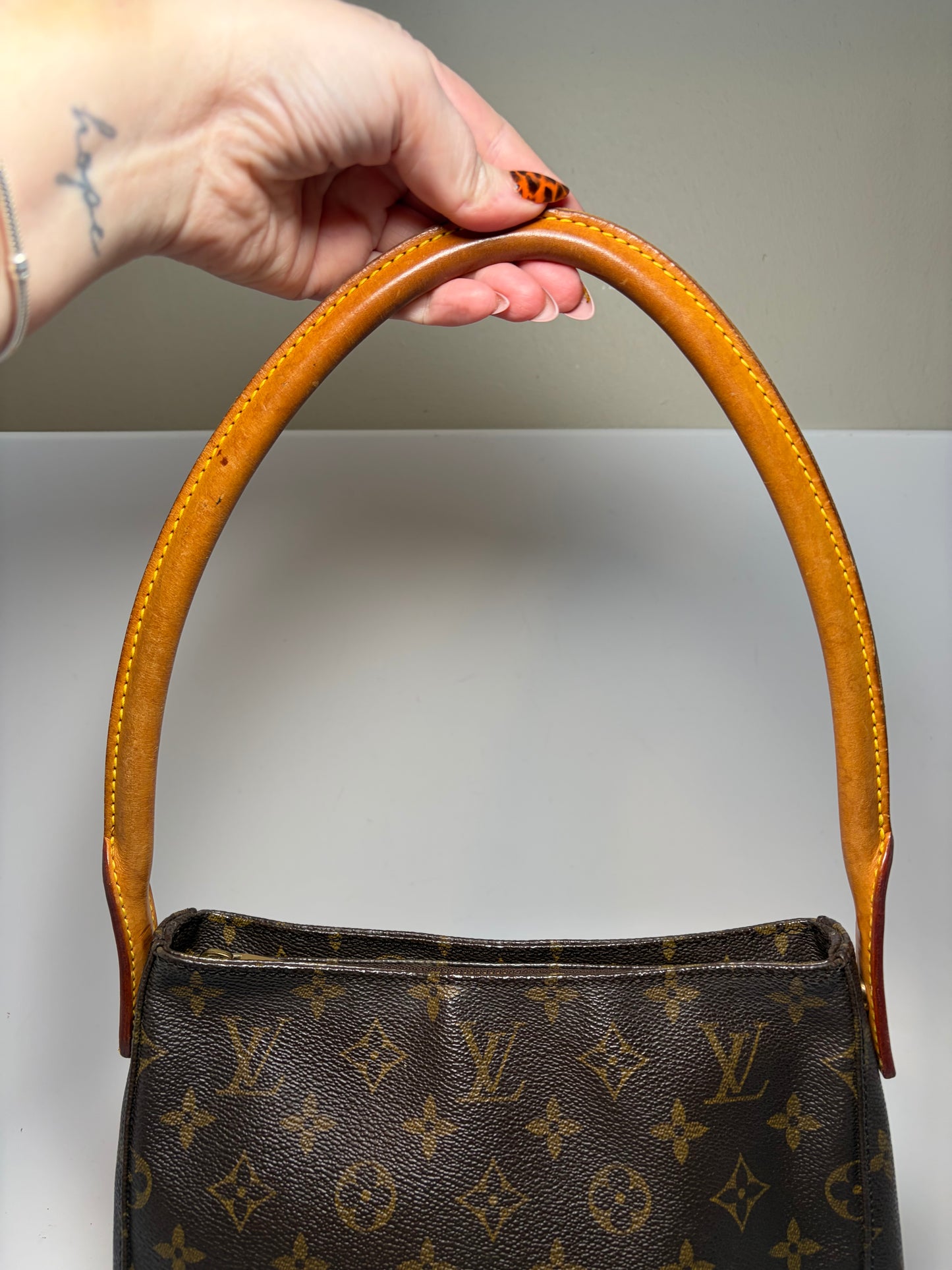Louis Vuitton Looping MM Monogram Shoulder Bag