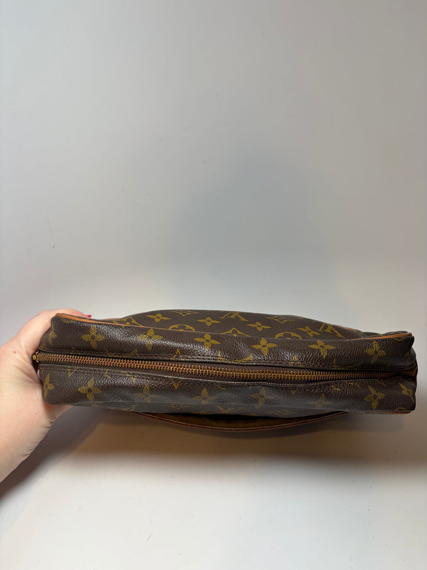 Louis Vuitton Compeigne 28 Monogram Travel/Toiletry Bag Clutch