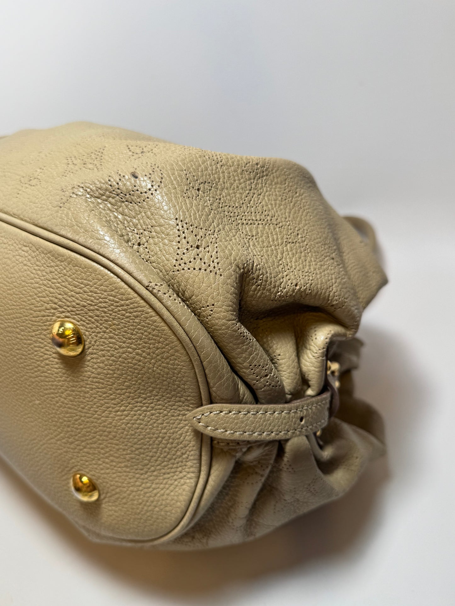 Louis Vuitton Mahina Hobo L Biscuit Perforated Monogram Leather Shoulder Bag w/COA