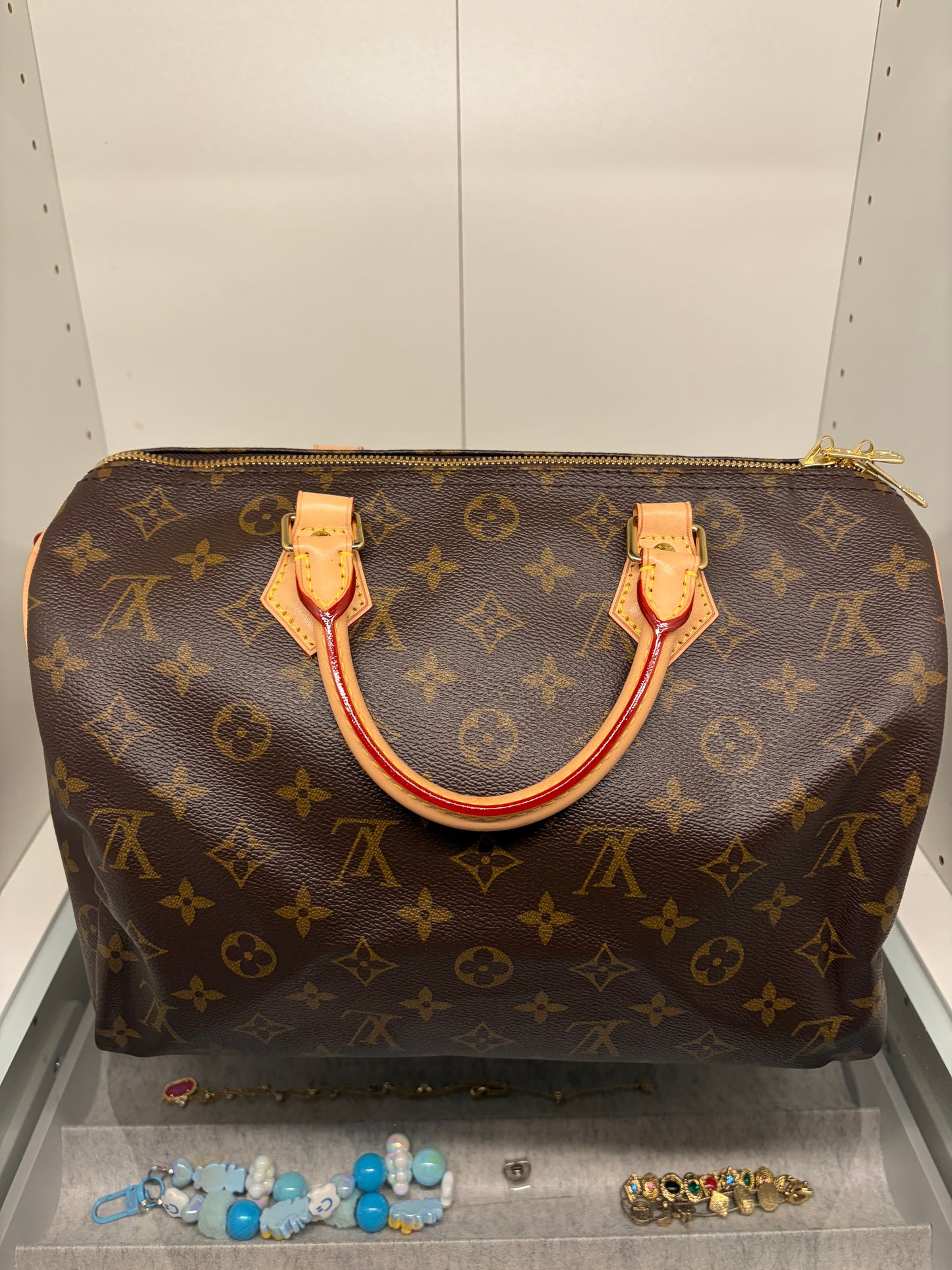 Louis Vuitton Speedy 30 Bandoulière Monogram w/COA Excellent Condition
