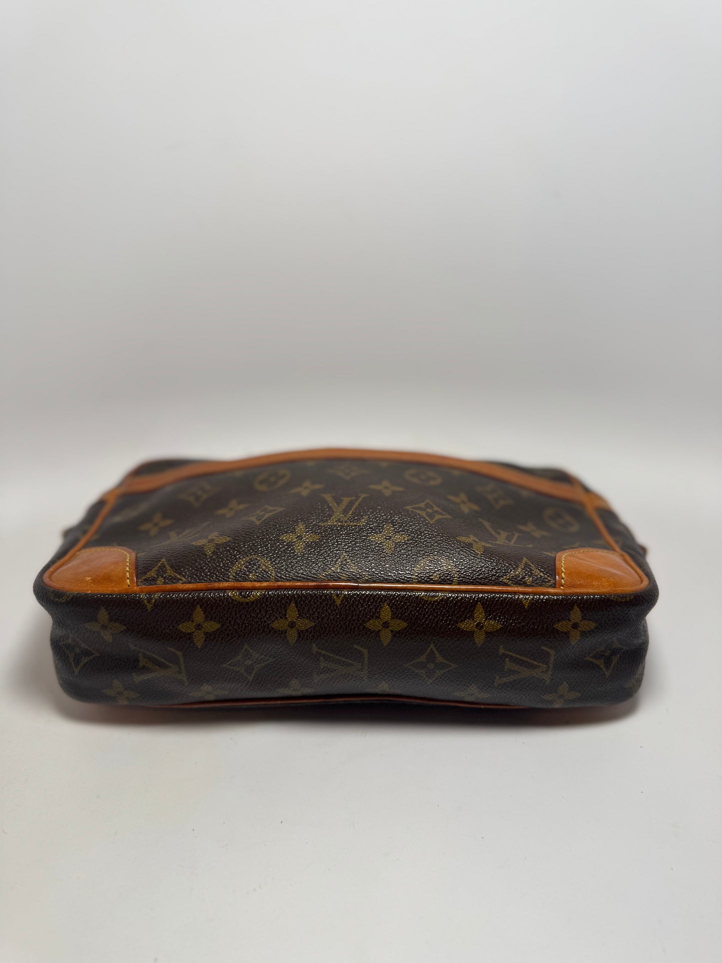 Louis Vuitton Compiegne 28 Pouch/Toiletry Bag