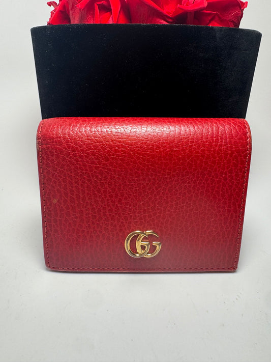 Gucci Pebbled Calfskin GG Marmont Card Case Wallet Hibiscus Red